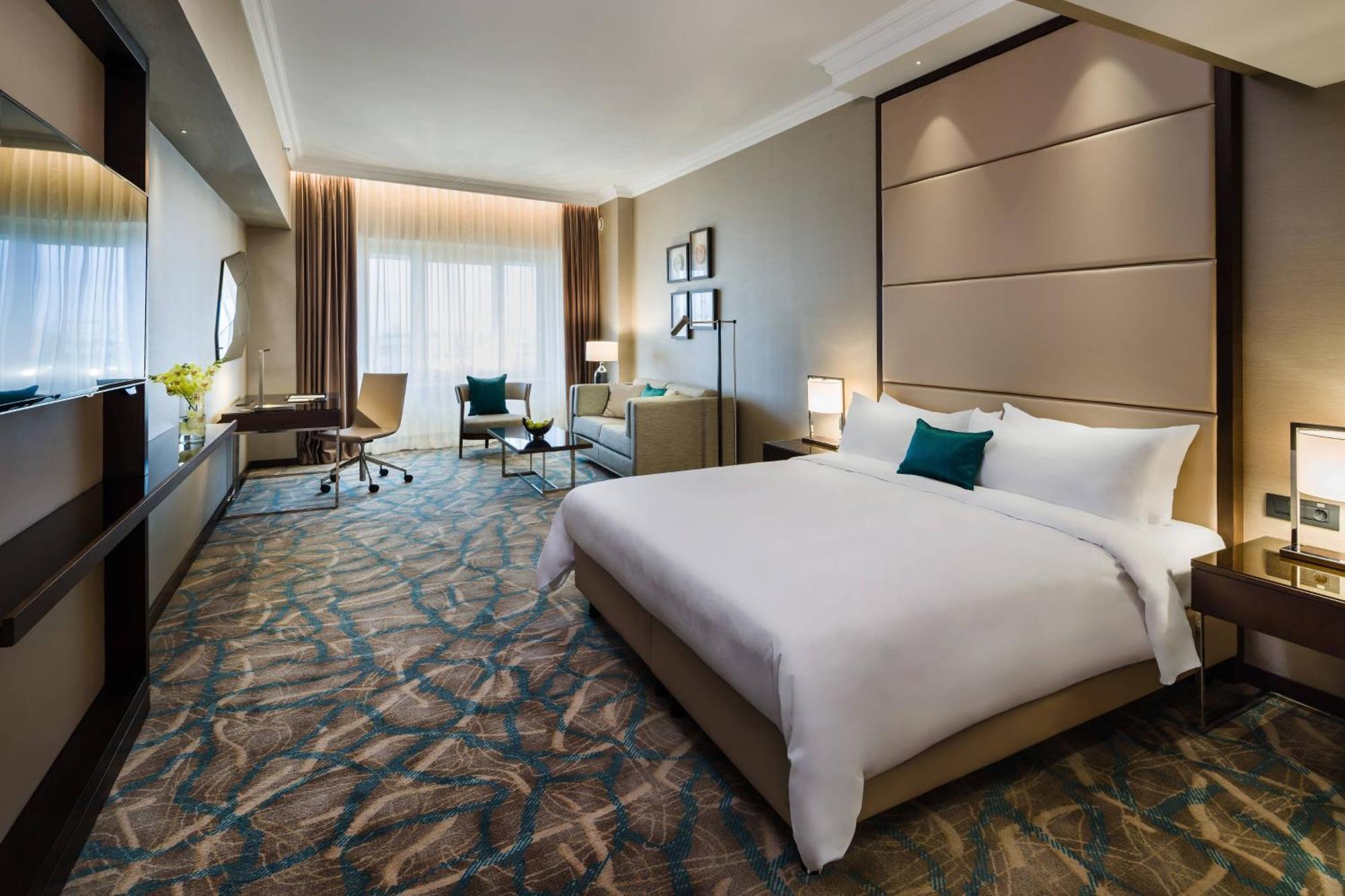 Grand Executive One King Bed Access Executive Lounge,1774443522:JPEG