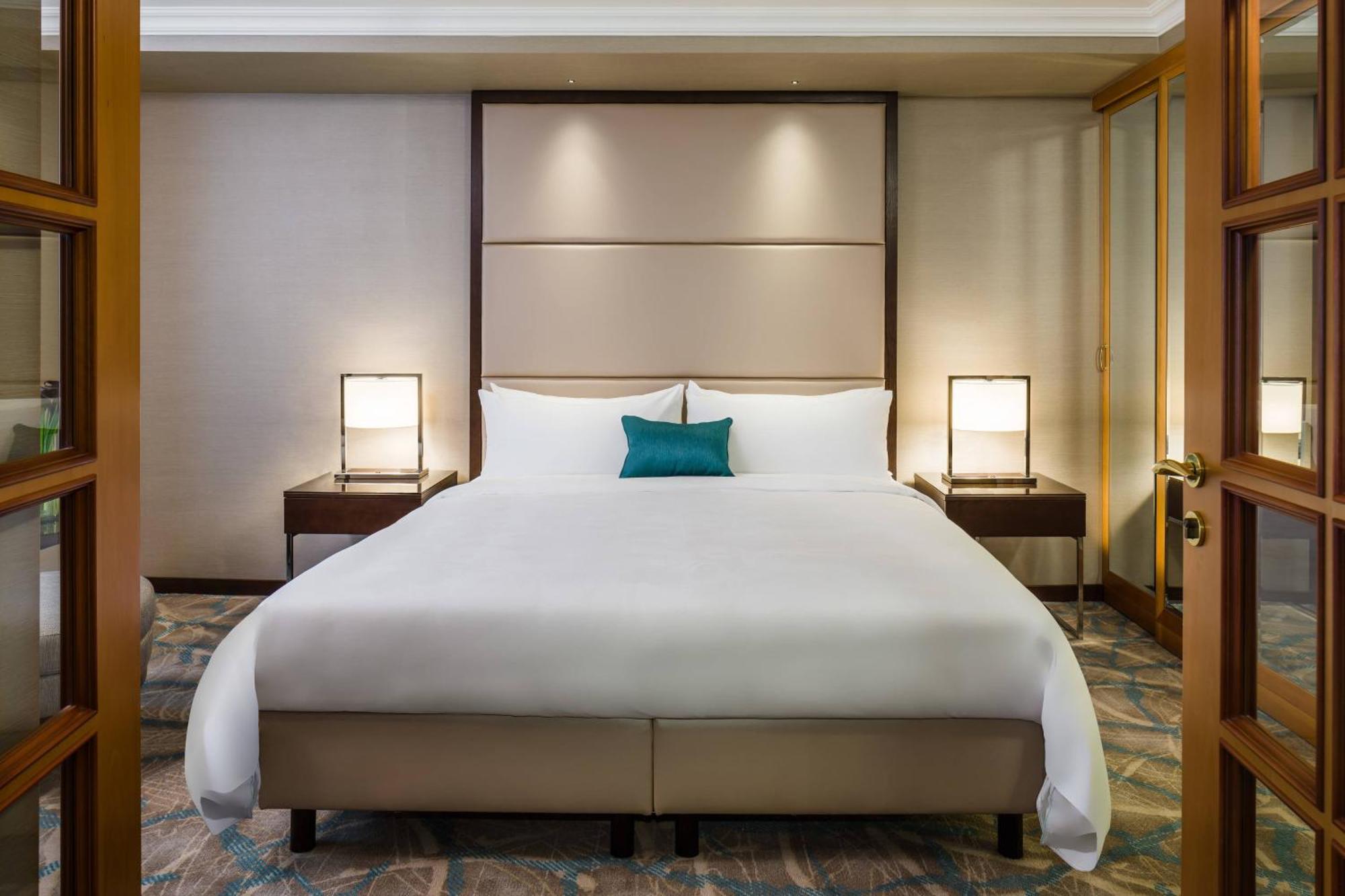 Executive Suite Access Executive Lounge,1774443650:JPEG