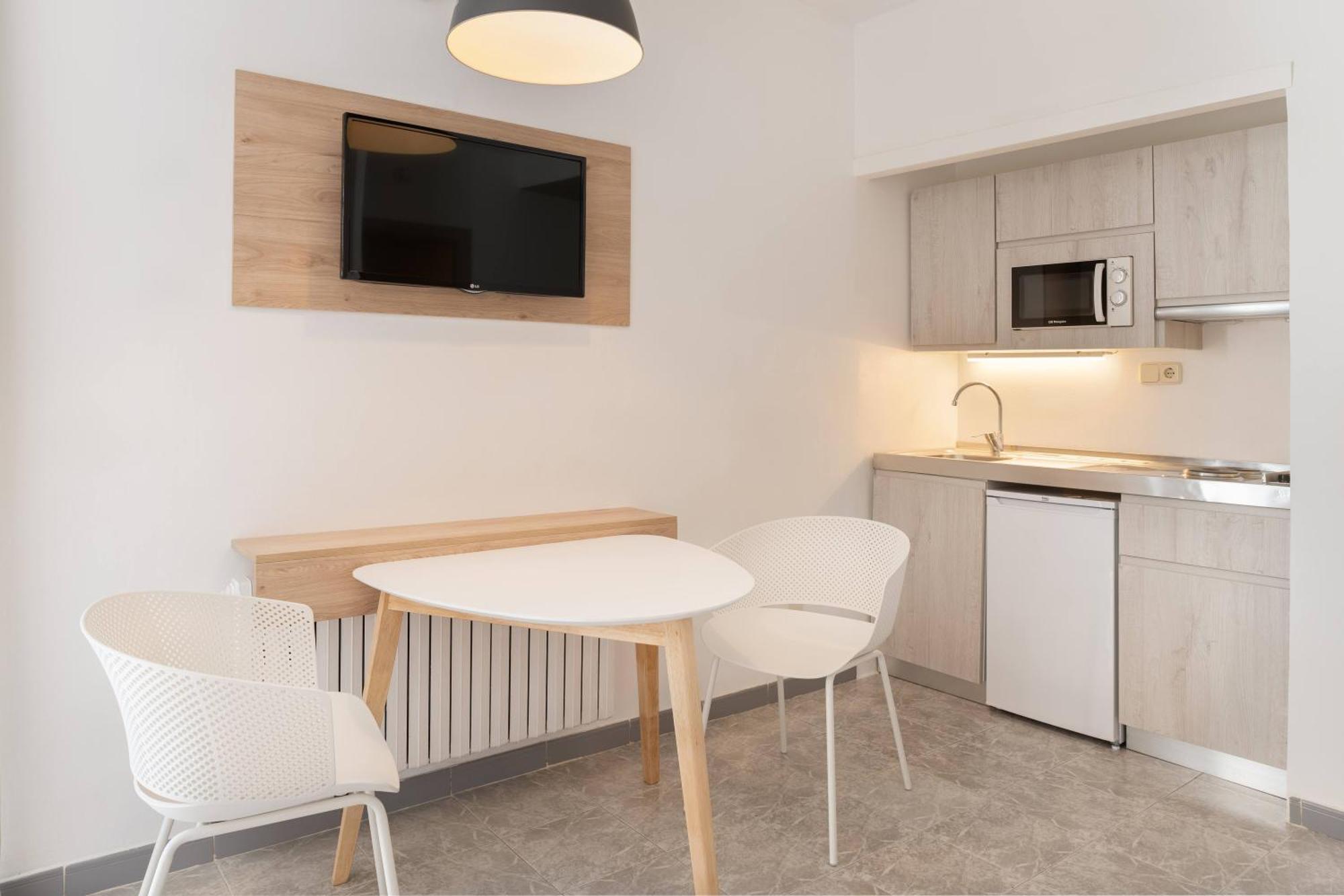 Estudio Premium con vistas parciales al mar