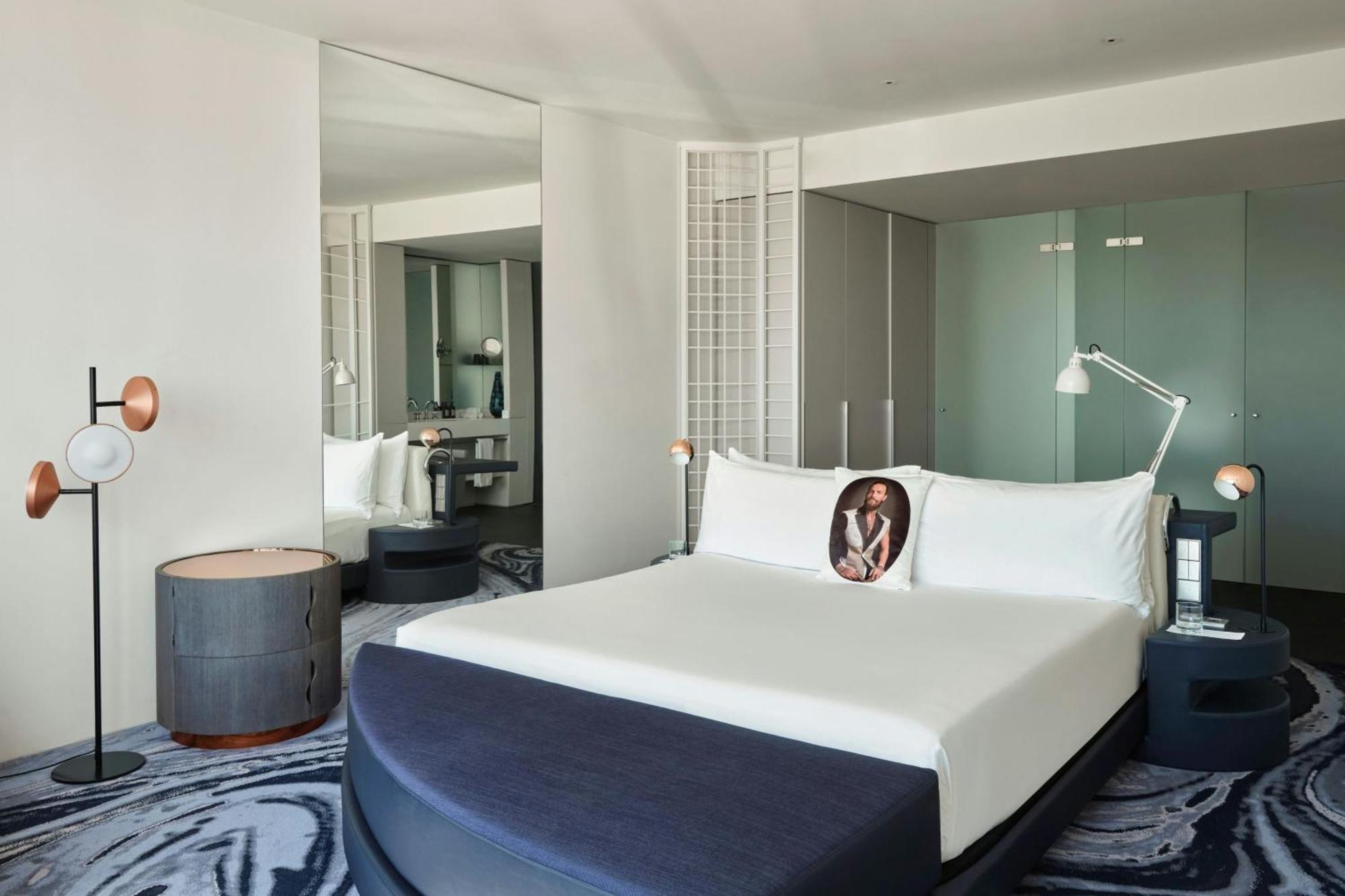Cozy King Guest Room with One King Bed and Limitted View