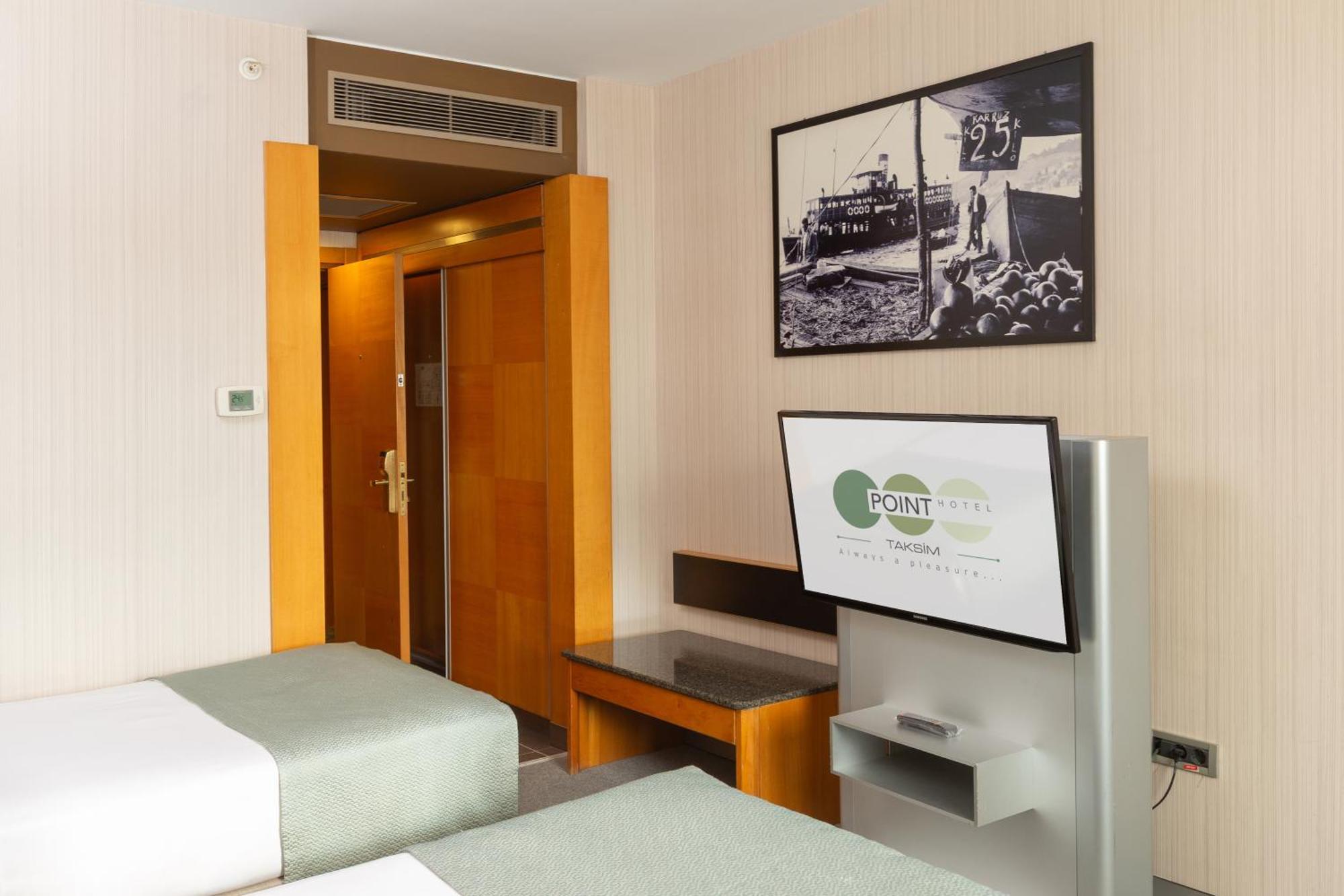 Adjoining Deluxe Family Room