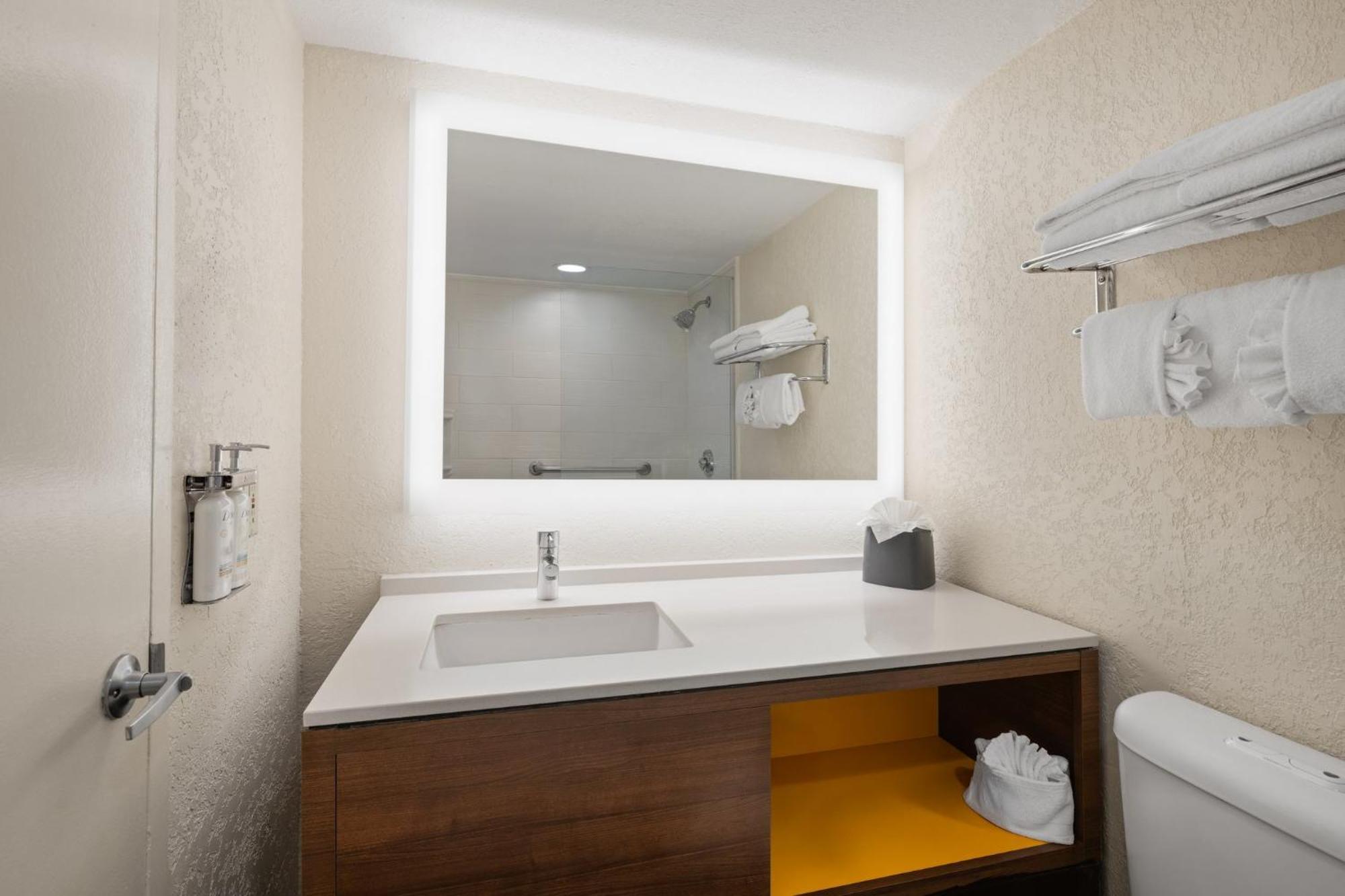 Premium Queen Room Two Queen Beds