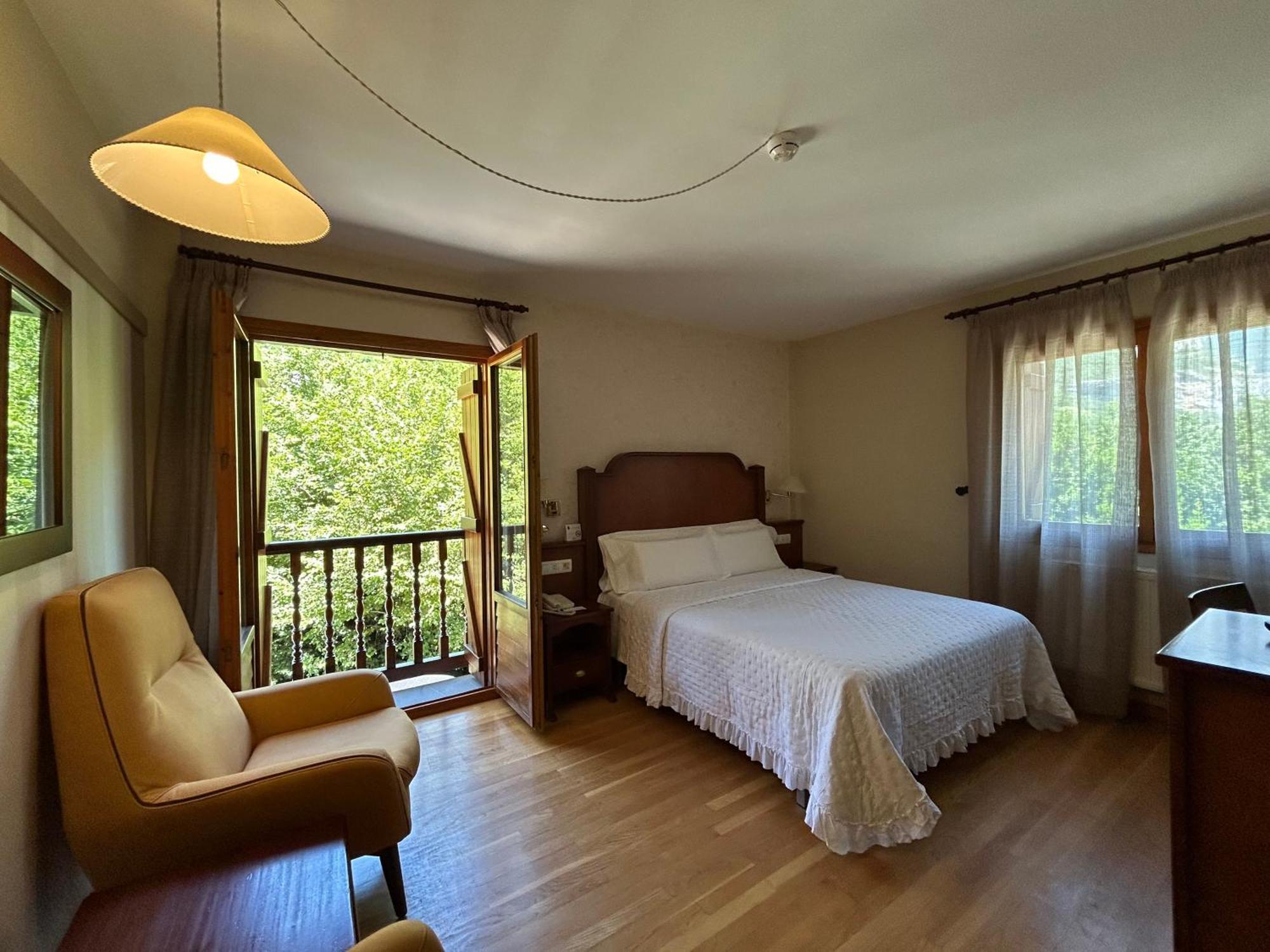 Double or Twin Room Mountain View