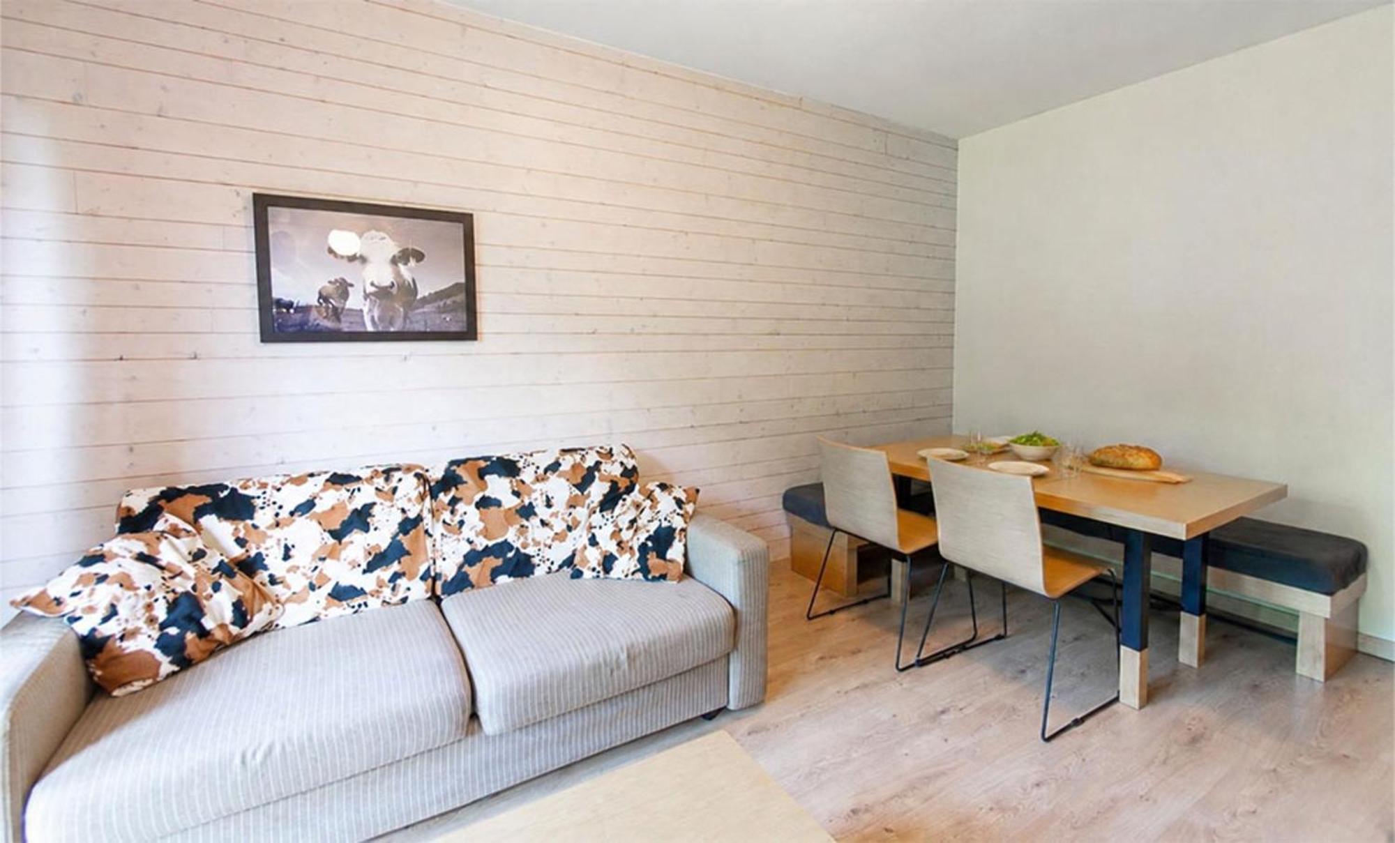 One-Bedroom Apartment Cabin