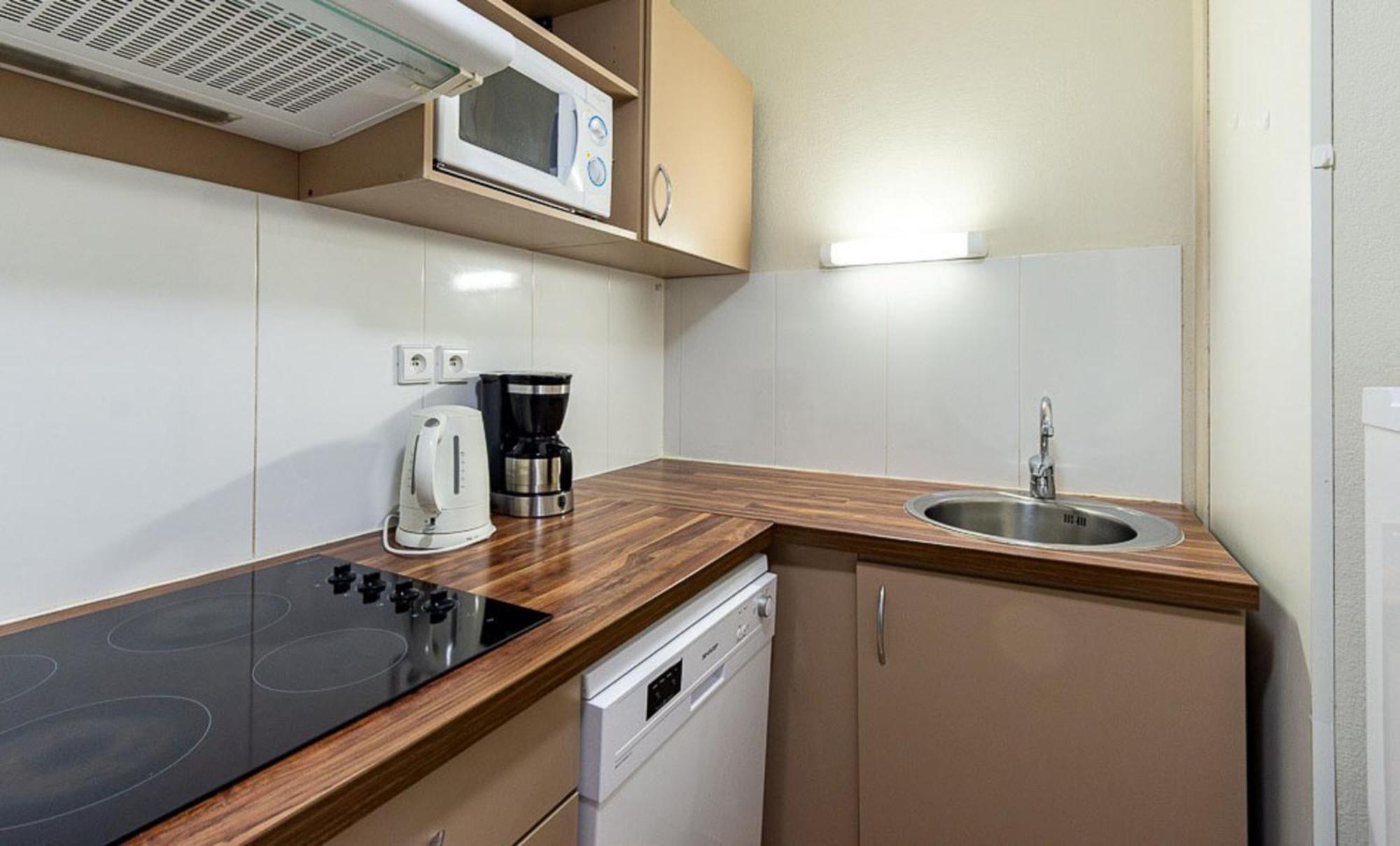 One-Bedroom Apartment Cabin