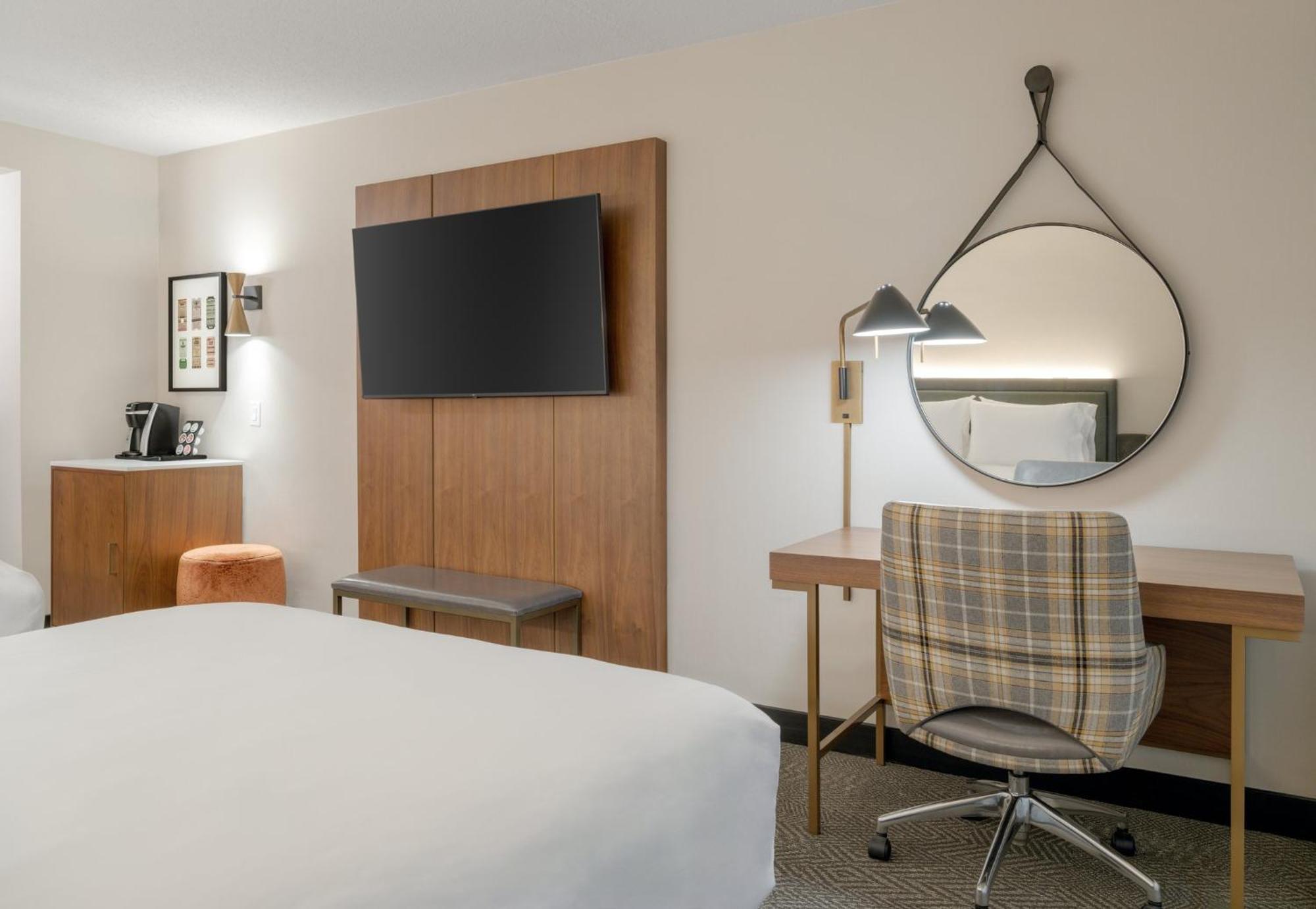 Standard Room with Two Queen Beds