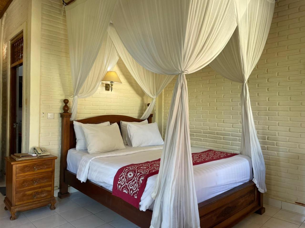 Deluxe Room Shower