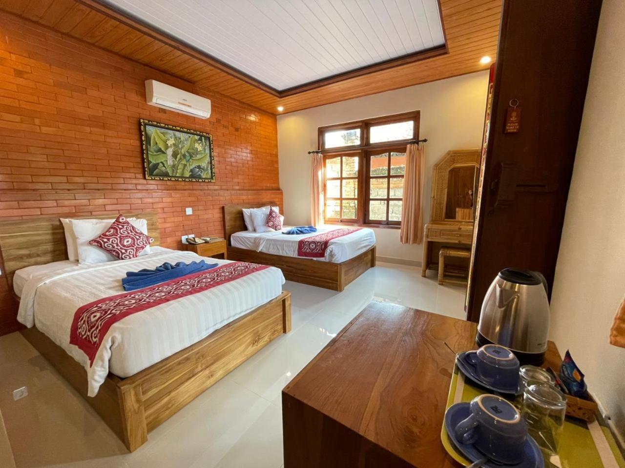 Deluxe Room Shower