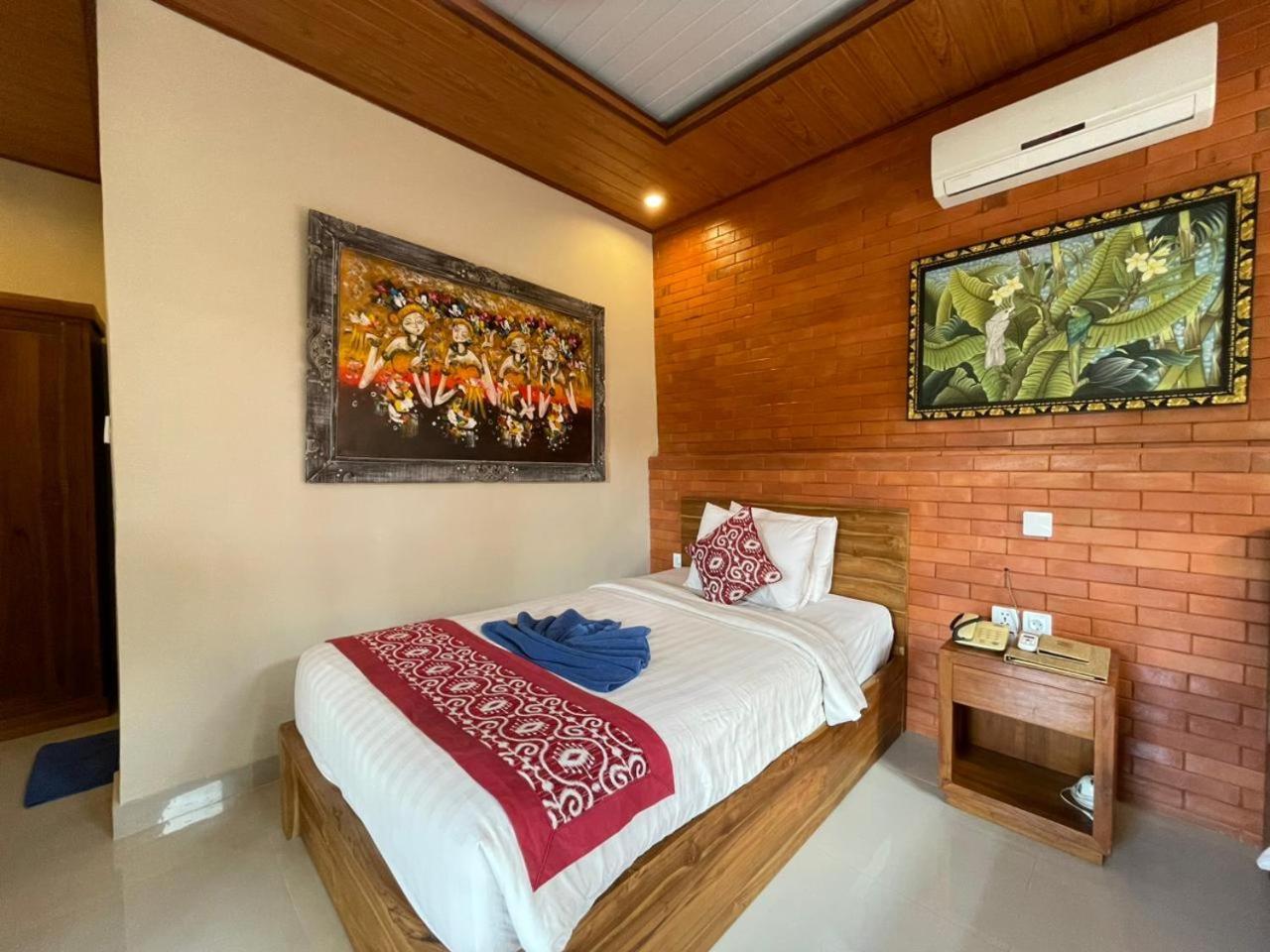 Deluxe Room Shower
