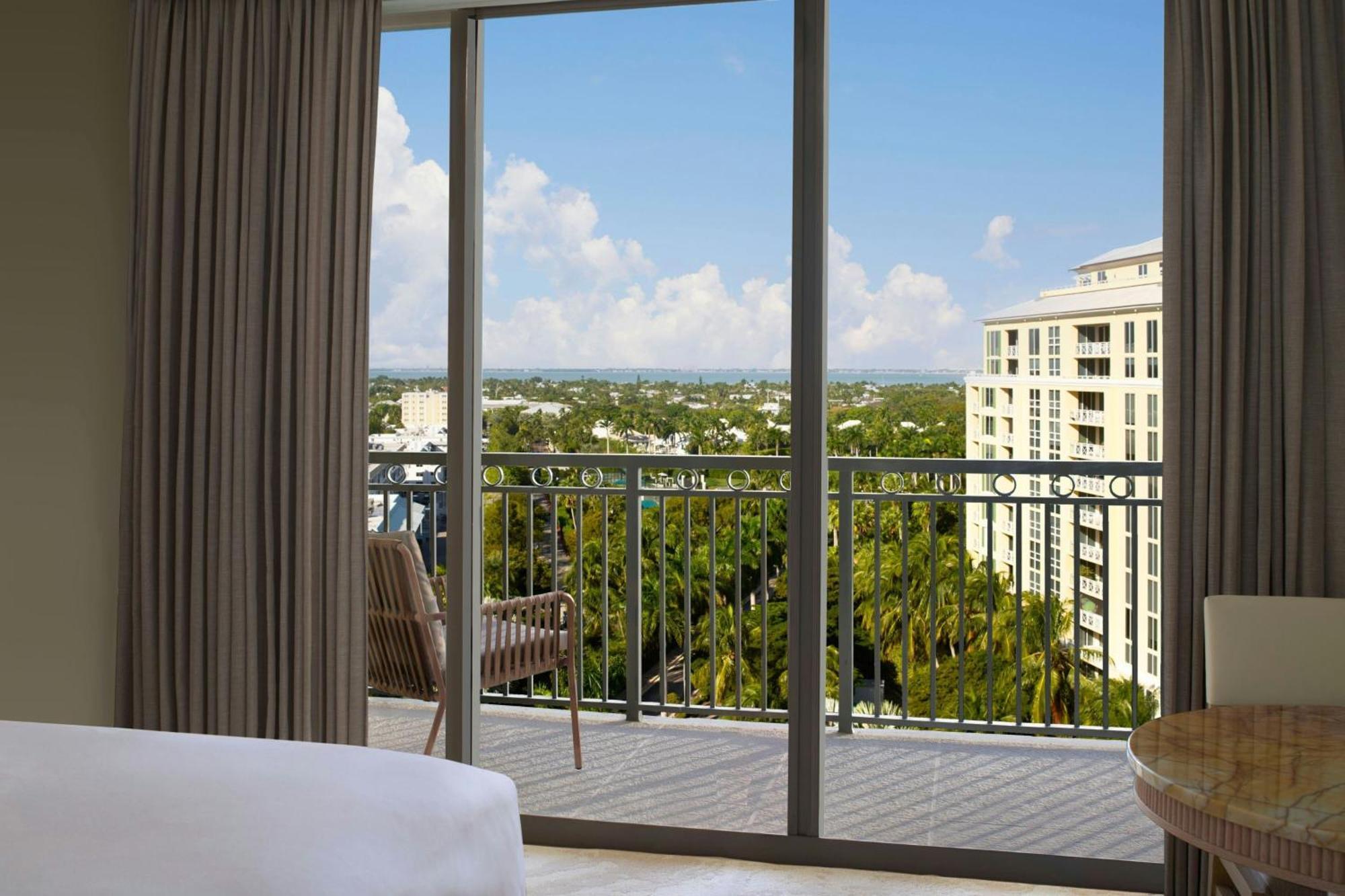 Room Two Queen Beds Bay View