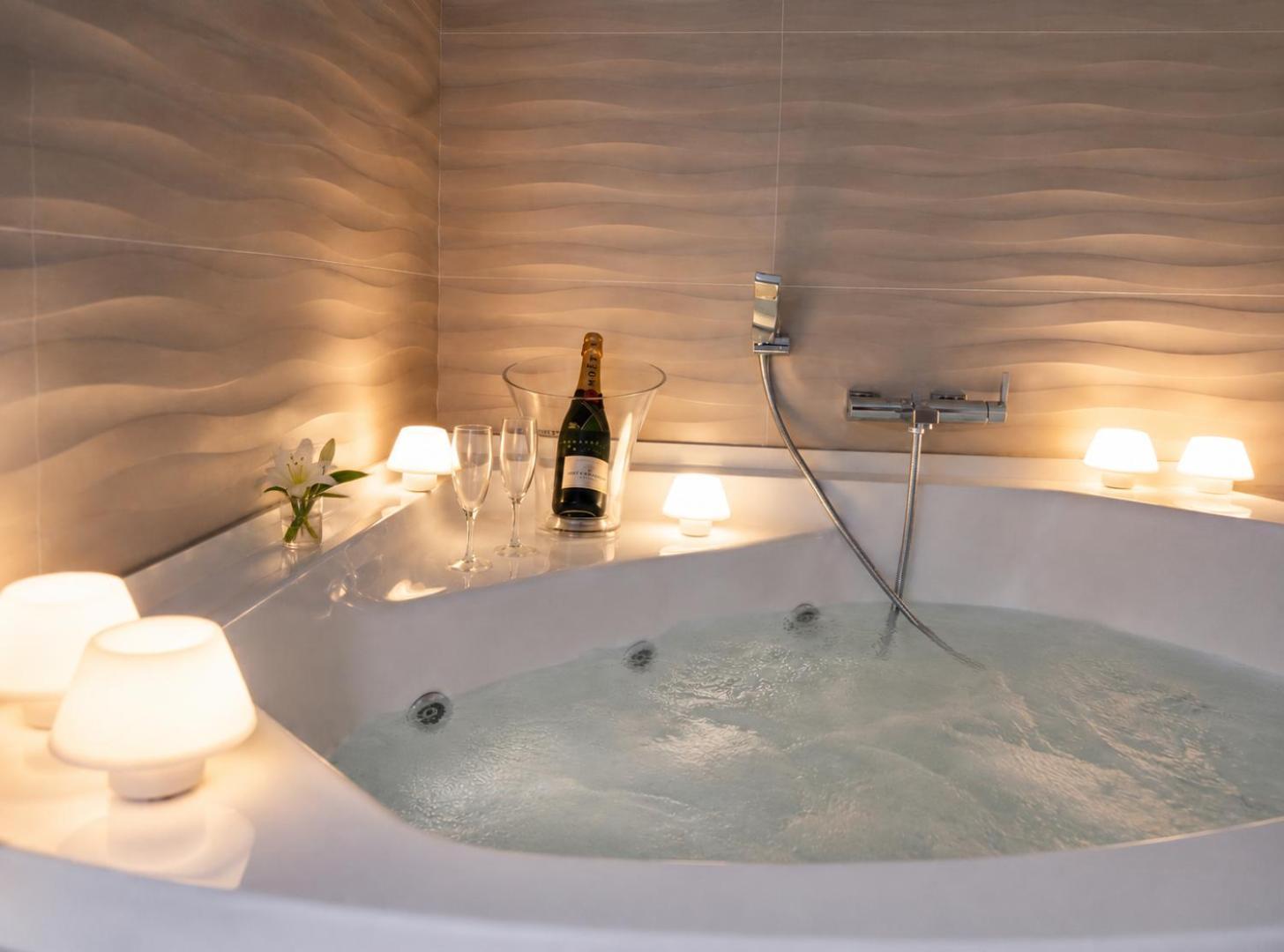 Deluxe Double Room Spa Bath