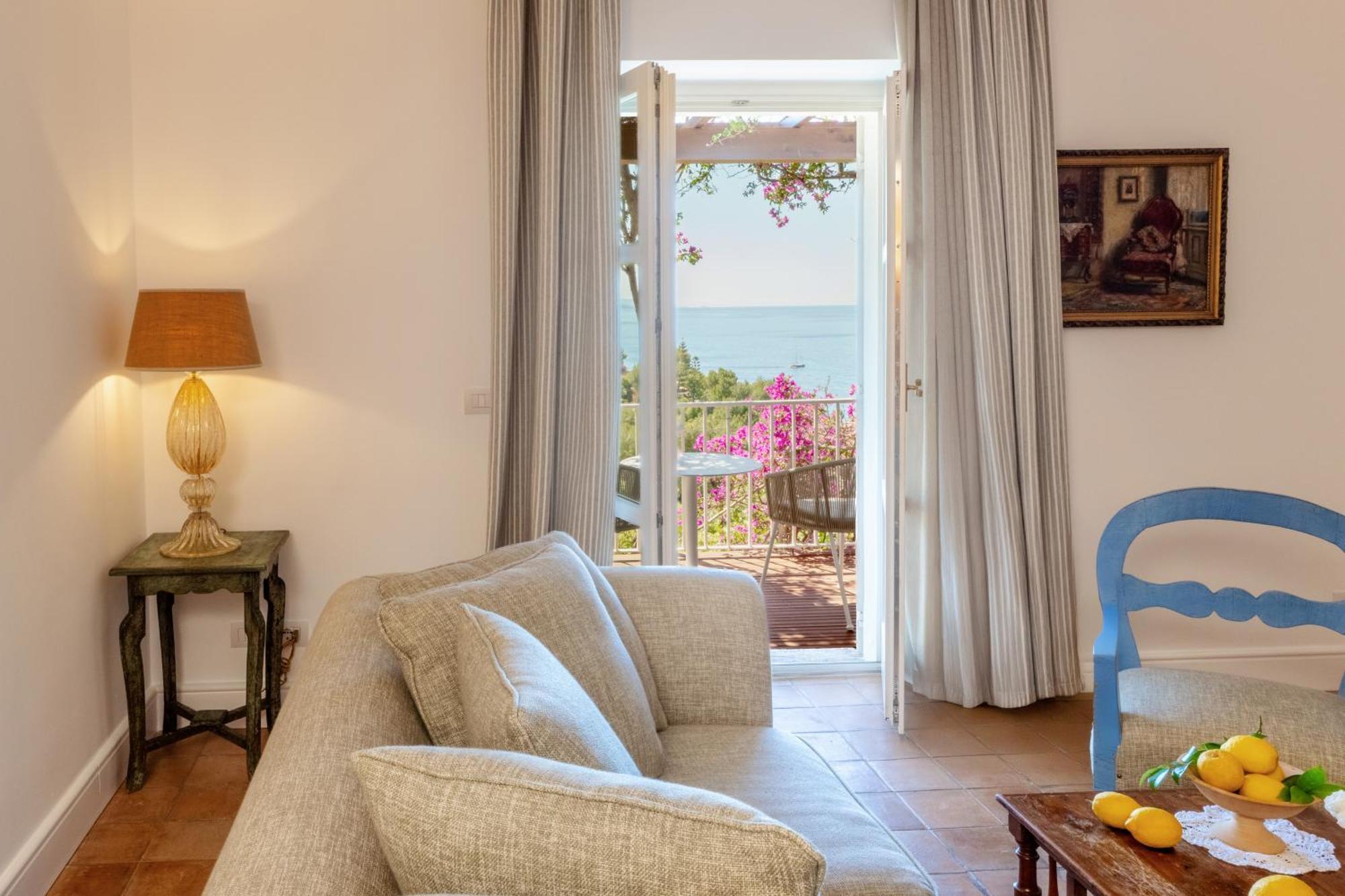 Deluxe Suite Sea View