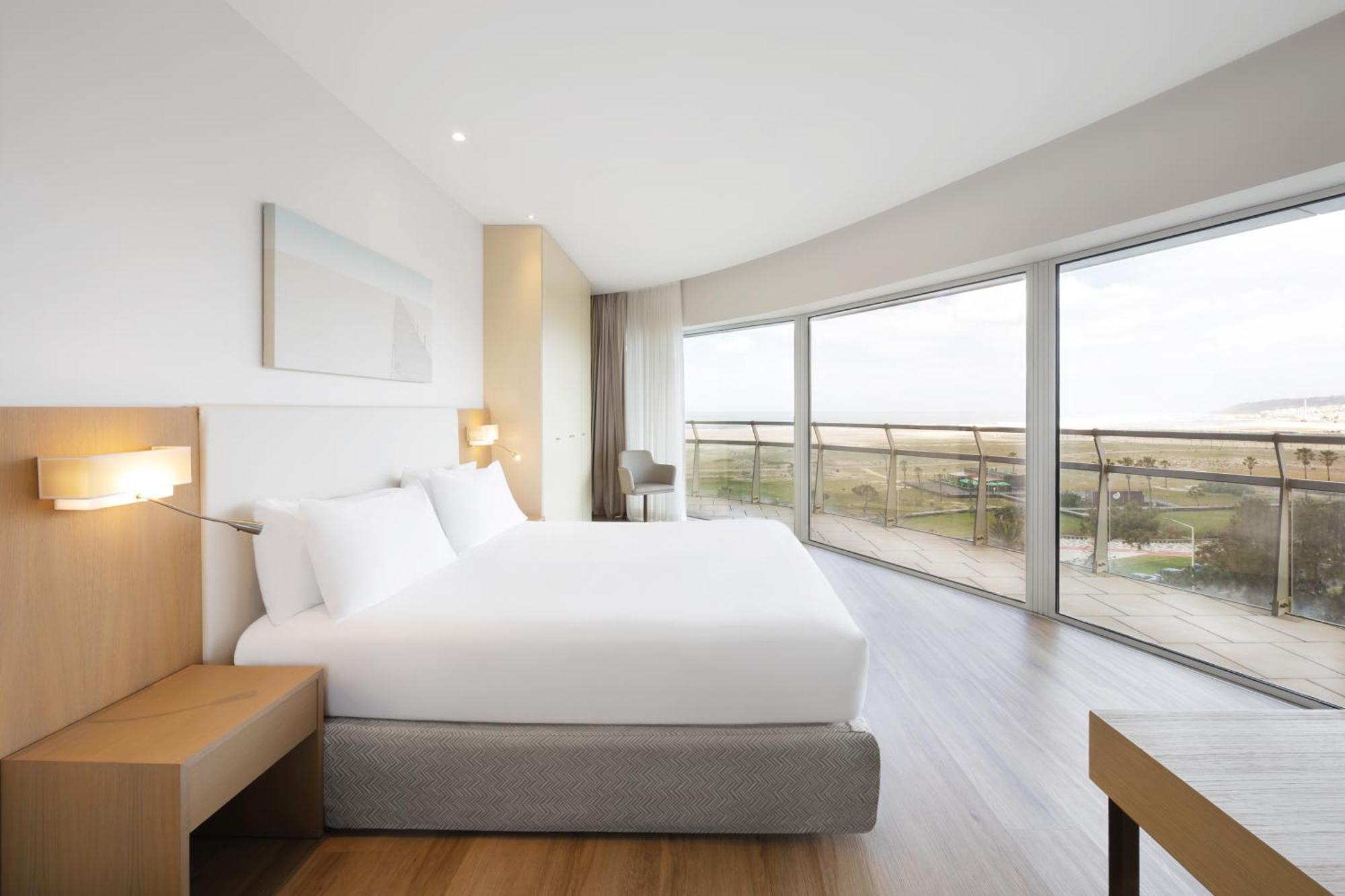 Deluxe Suite Front Sea View