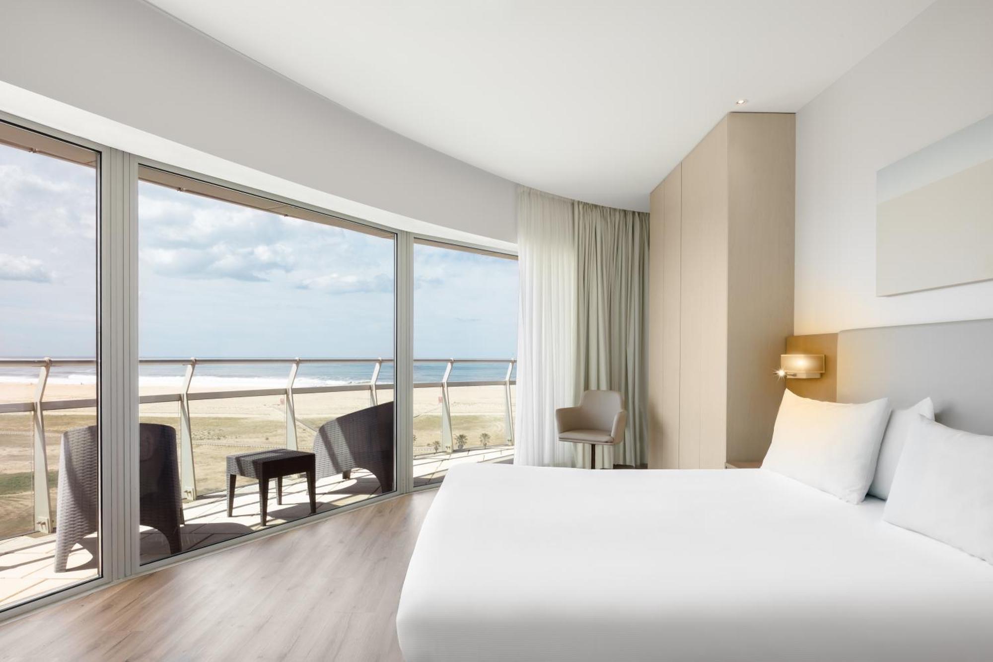Deluxe Suite Front Sea View