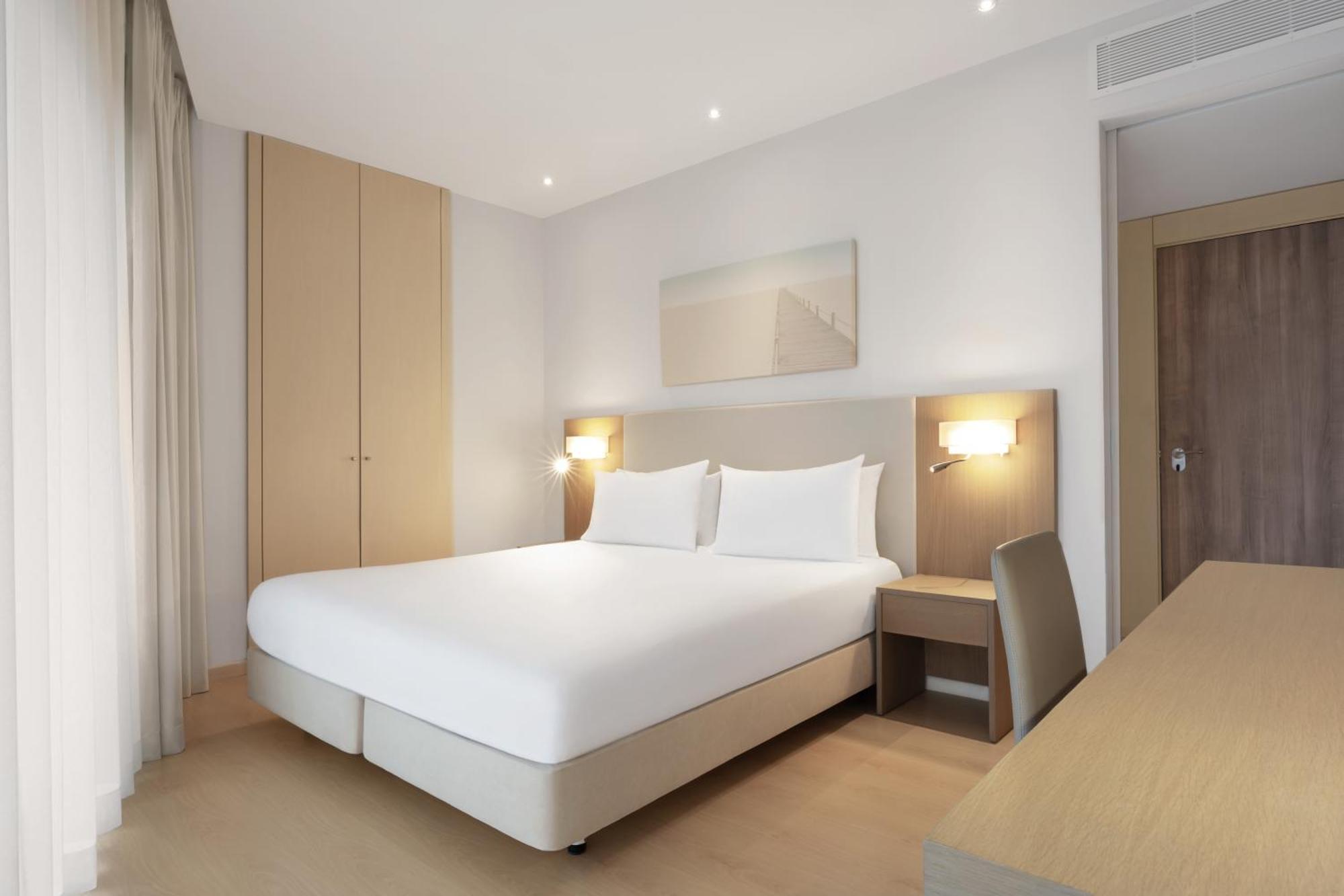 Deluxe Suite City View