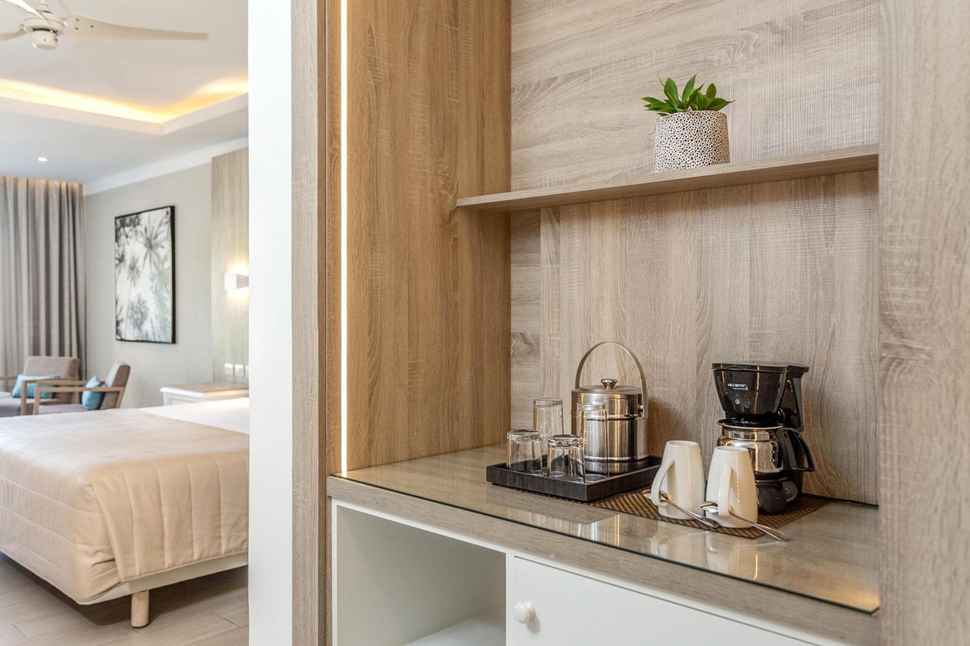 2 Double Beds Deluxe Junior Suite DBL