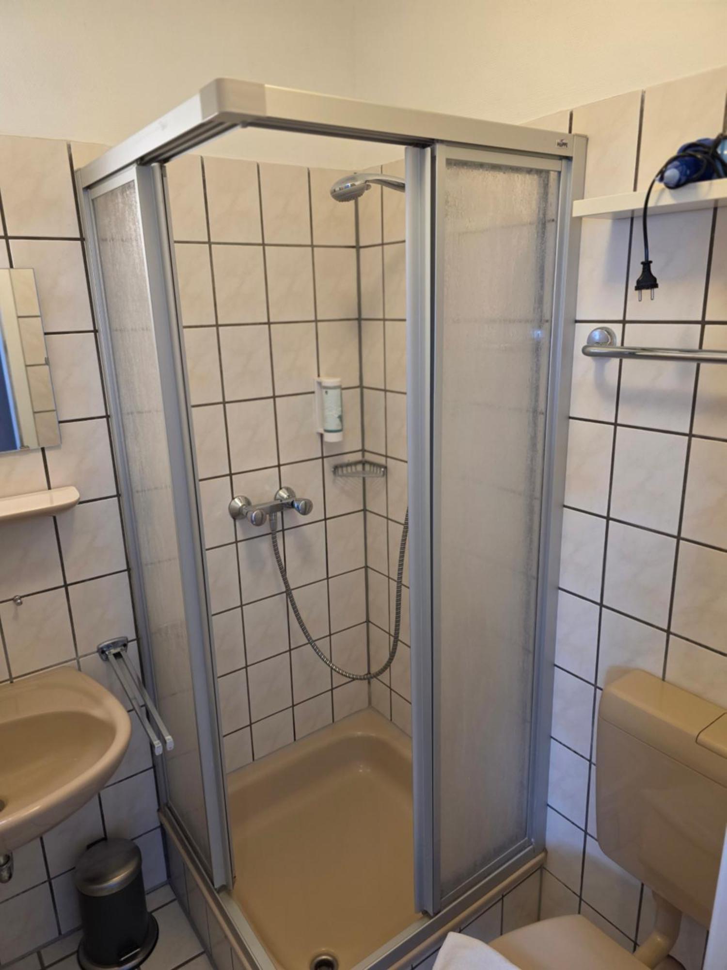 Twin Room Type B,1771636345:JPEG