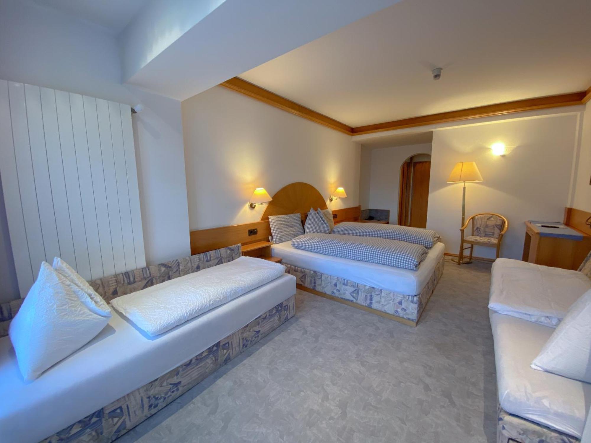 Quadruple Room Private Bathroom