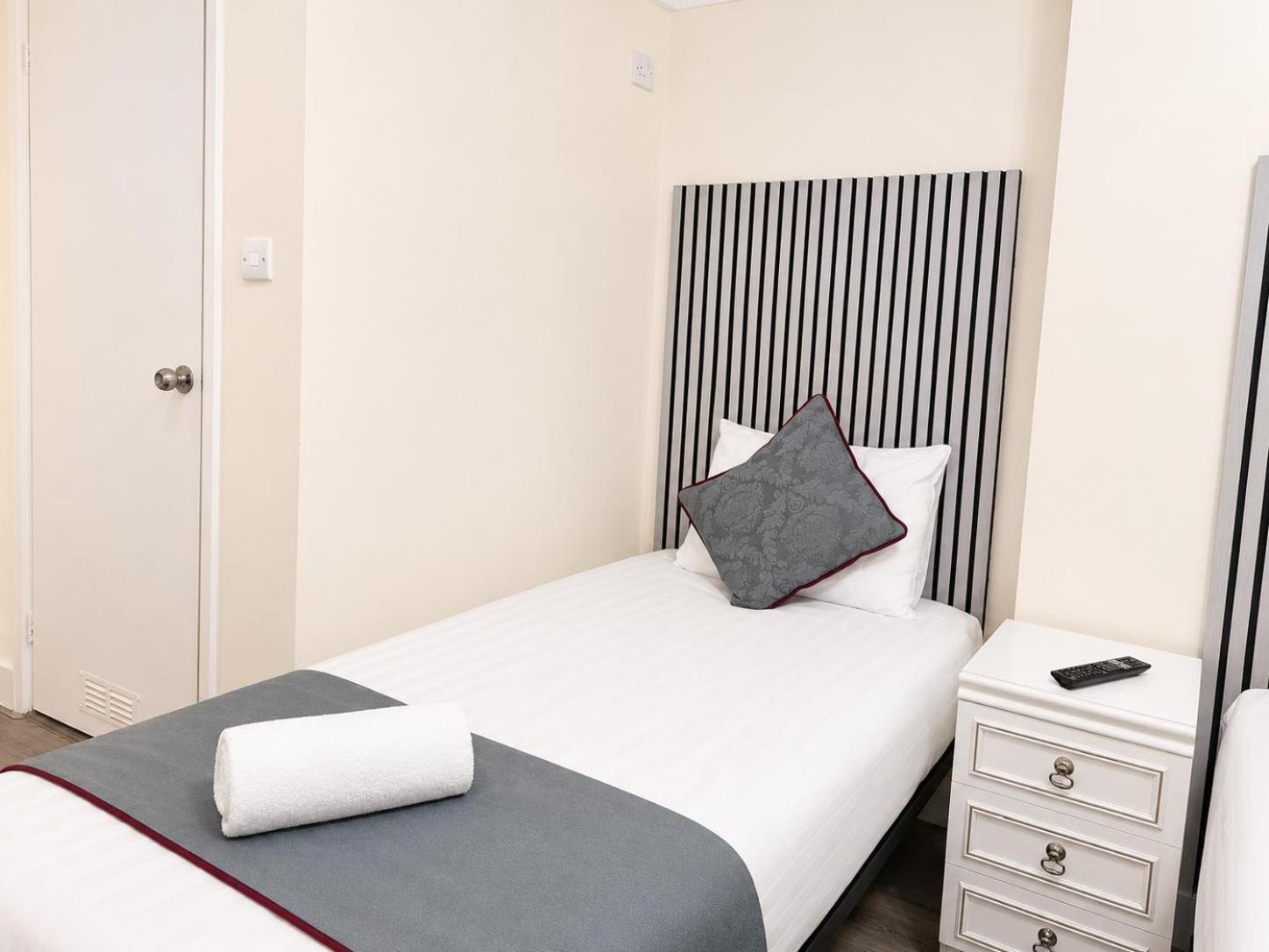 Triple Room,1774546422:JPEG