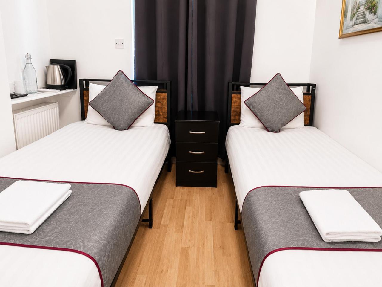 Twin Room Bathroom