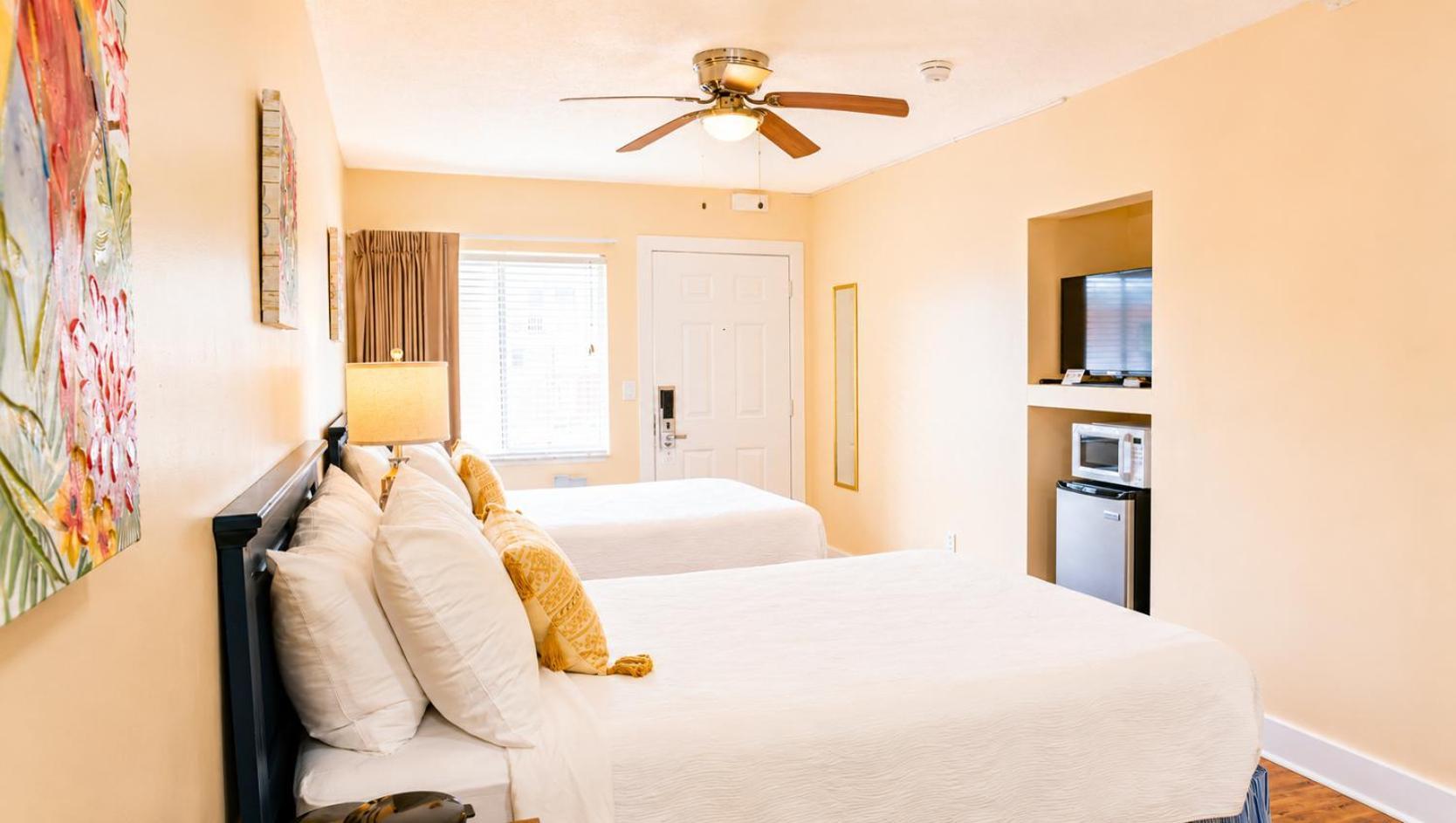 2 Full Bed Standard, Non-Smoking