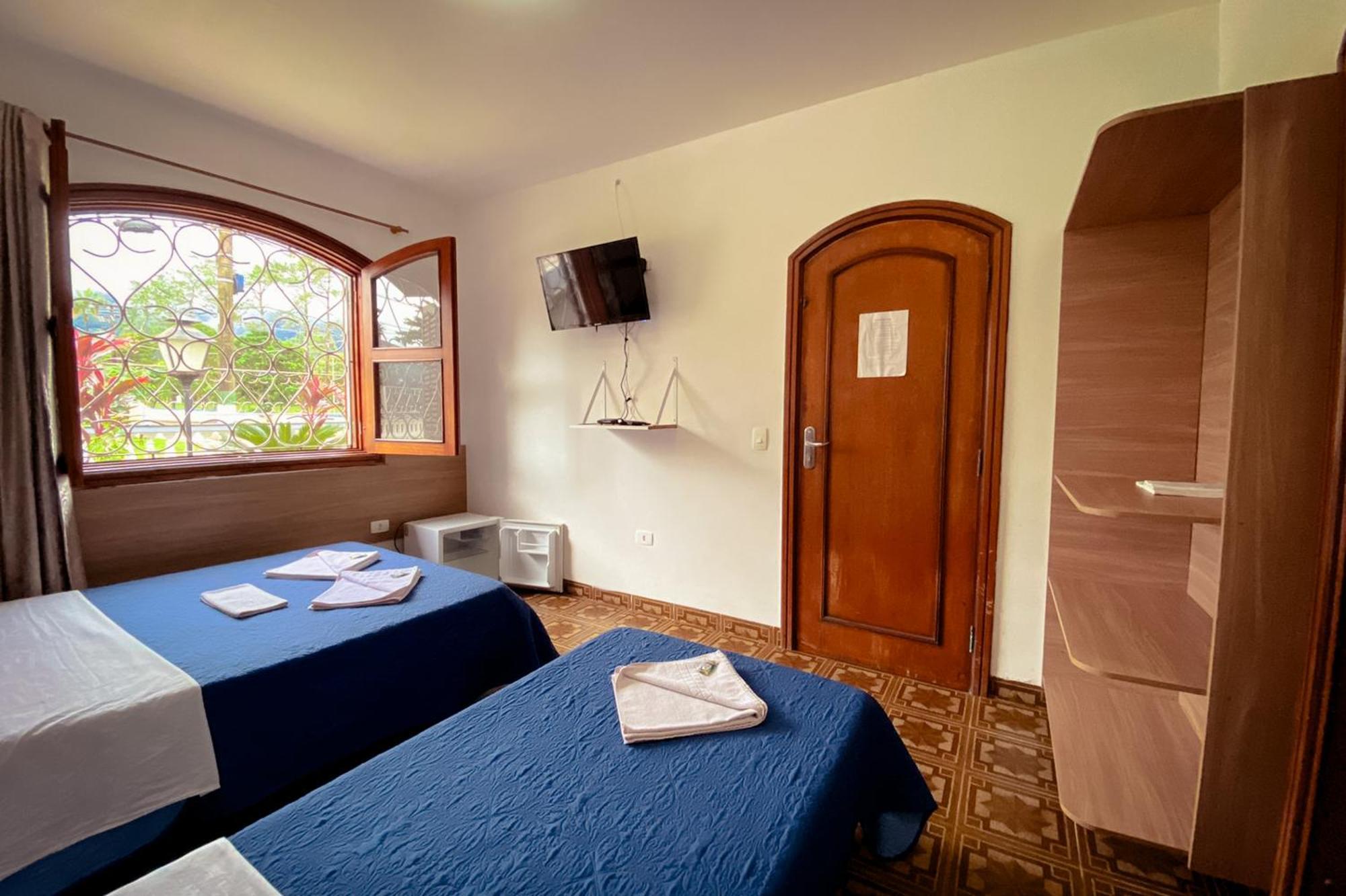 Economy Triple Room