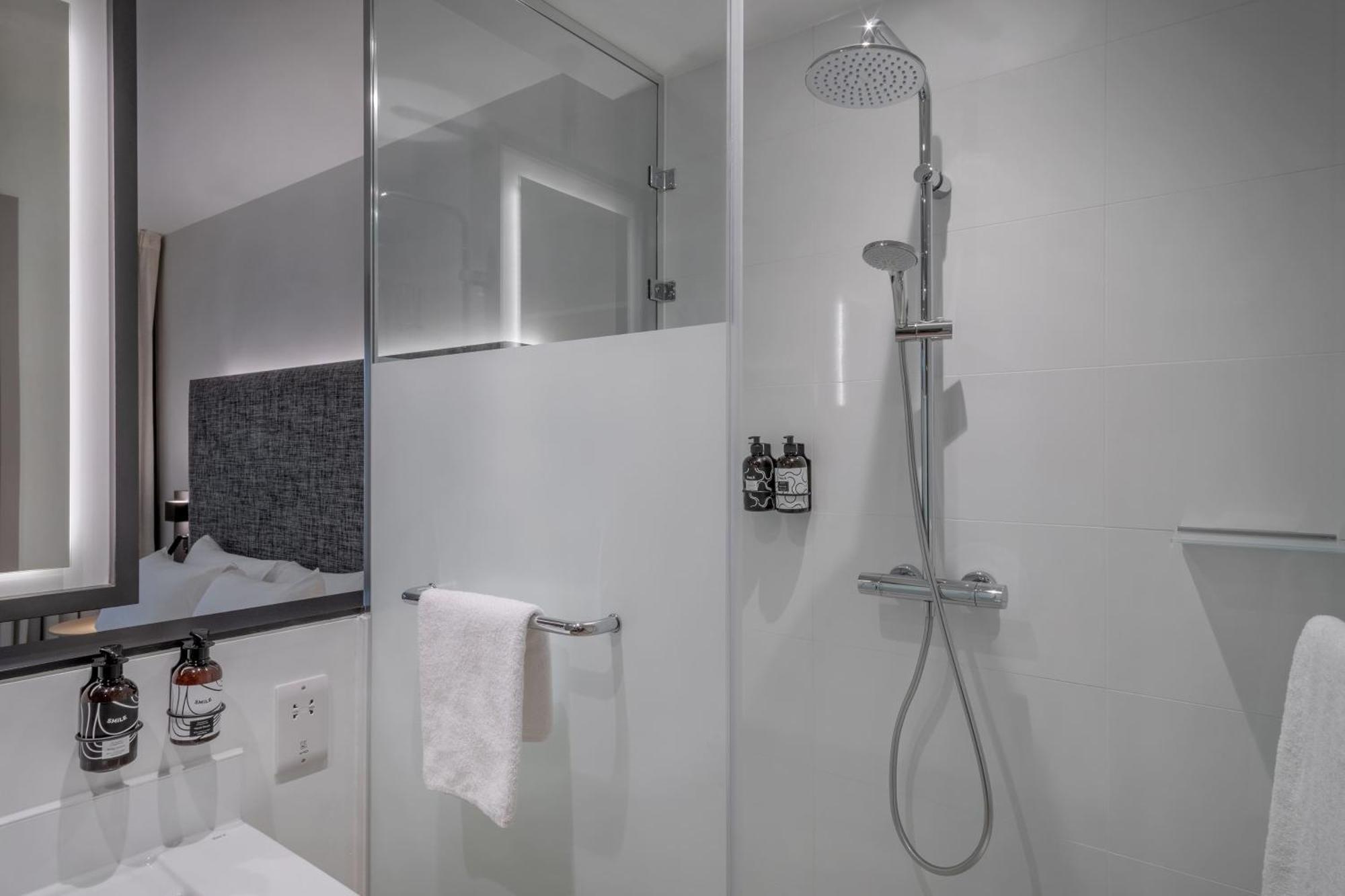 Habitación Innside con vistas al río