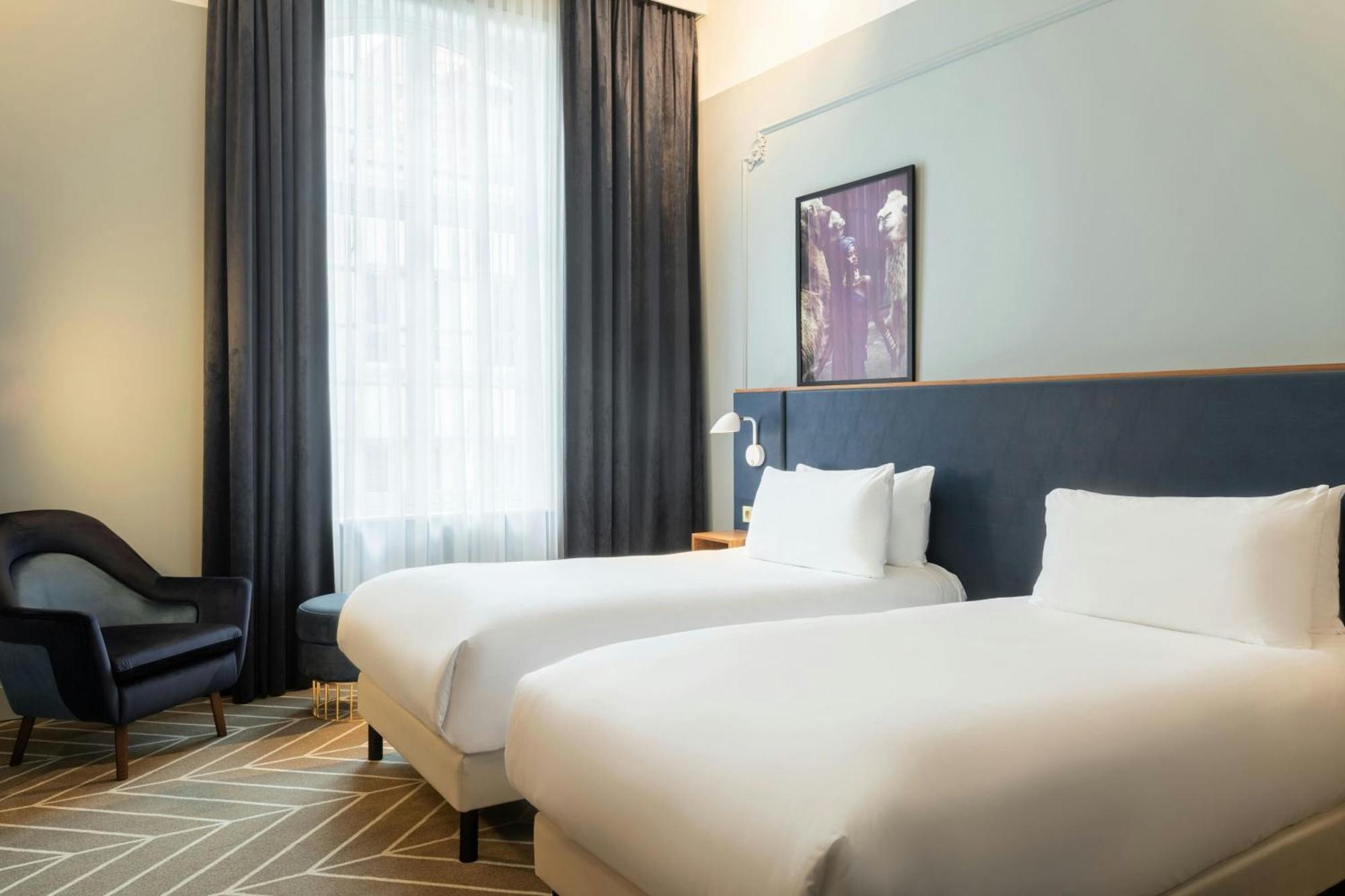 Emerald Twin Guest Room