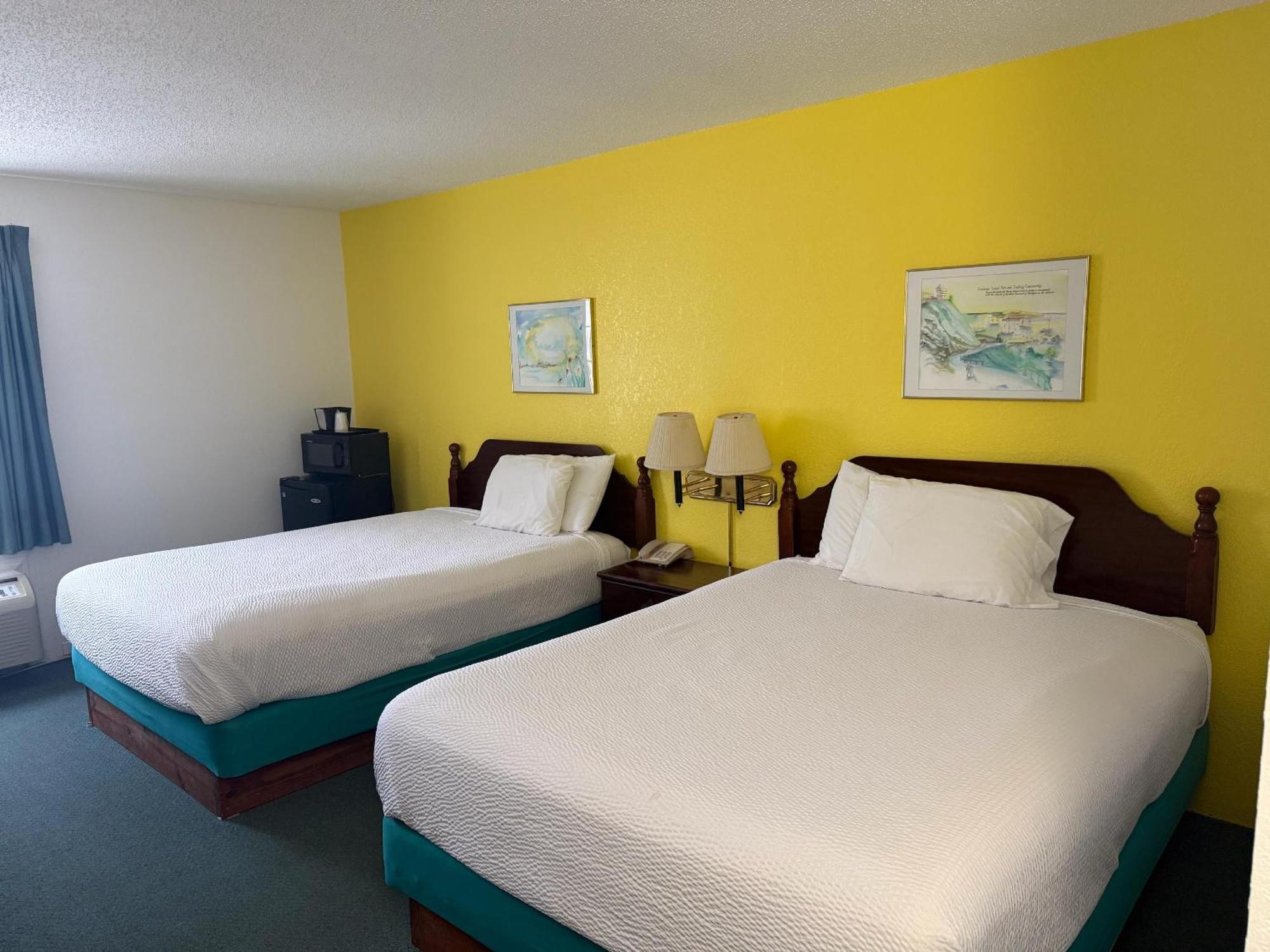 Standard Queen Room