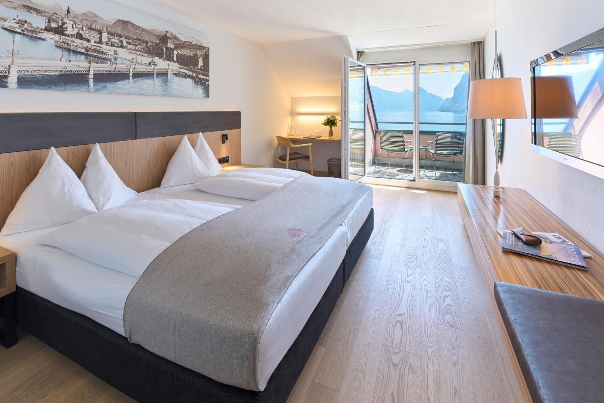 Double Room Balcony Lake View