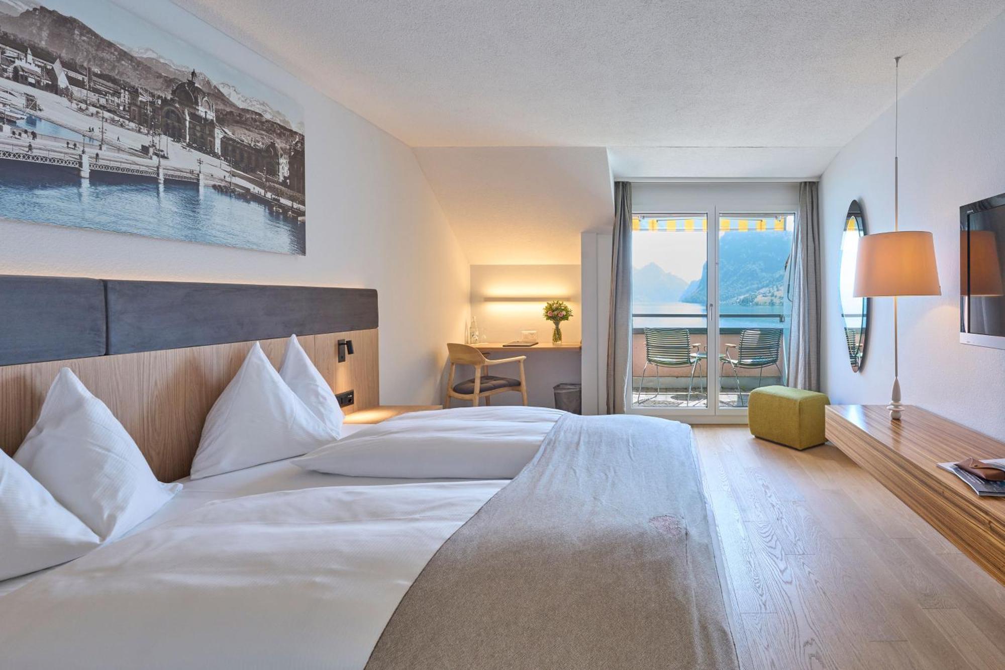 Double Room Balcony Lake View