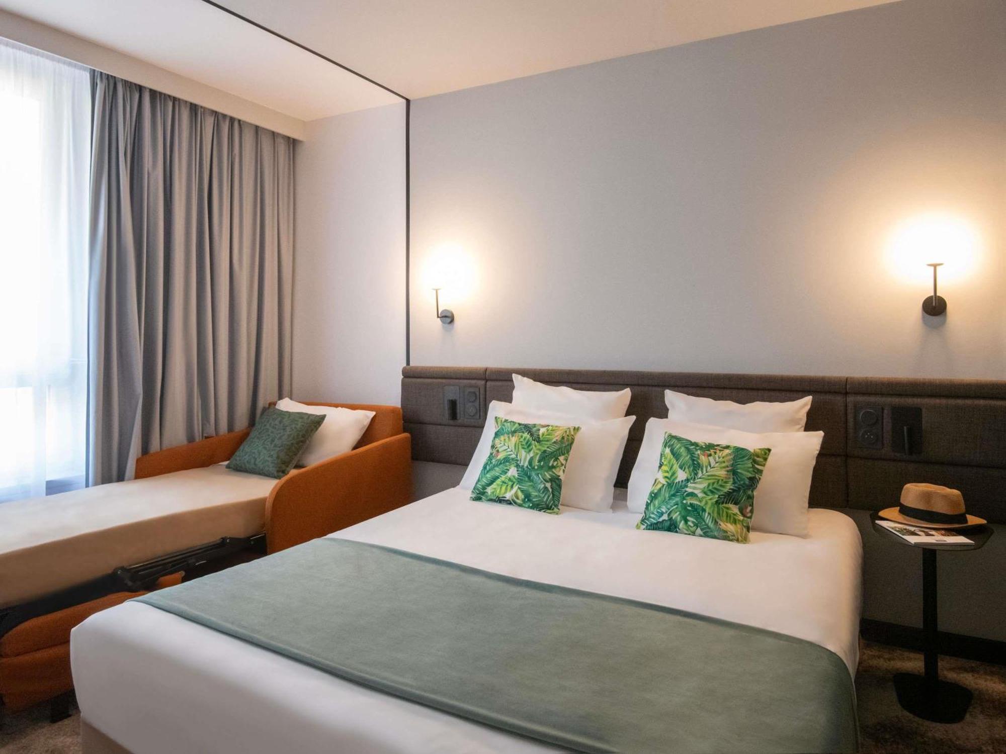 Superior room 1 Queensize bed 1 single sofa bed