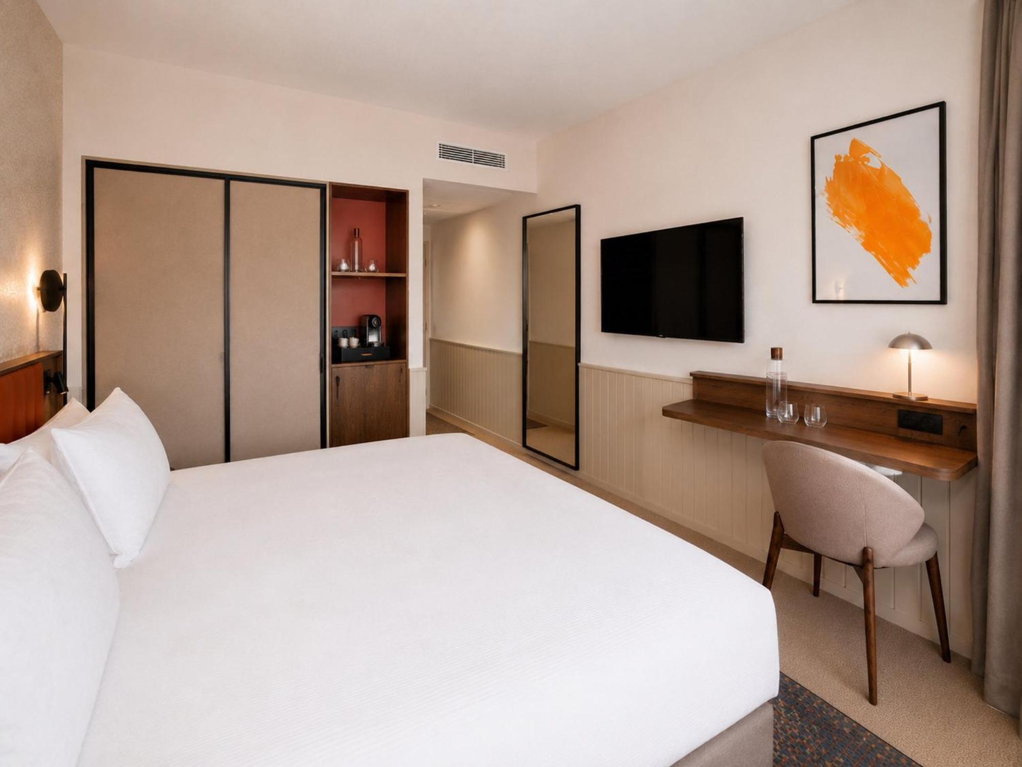 Premium King Room