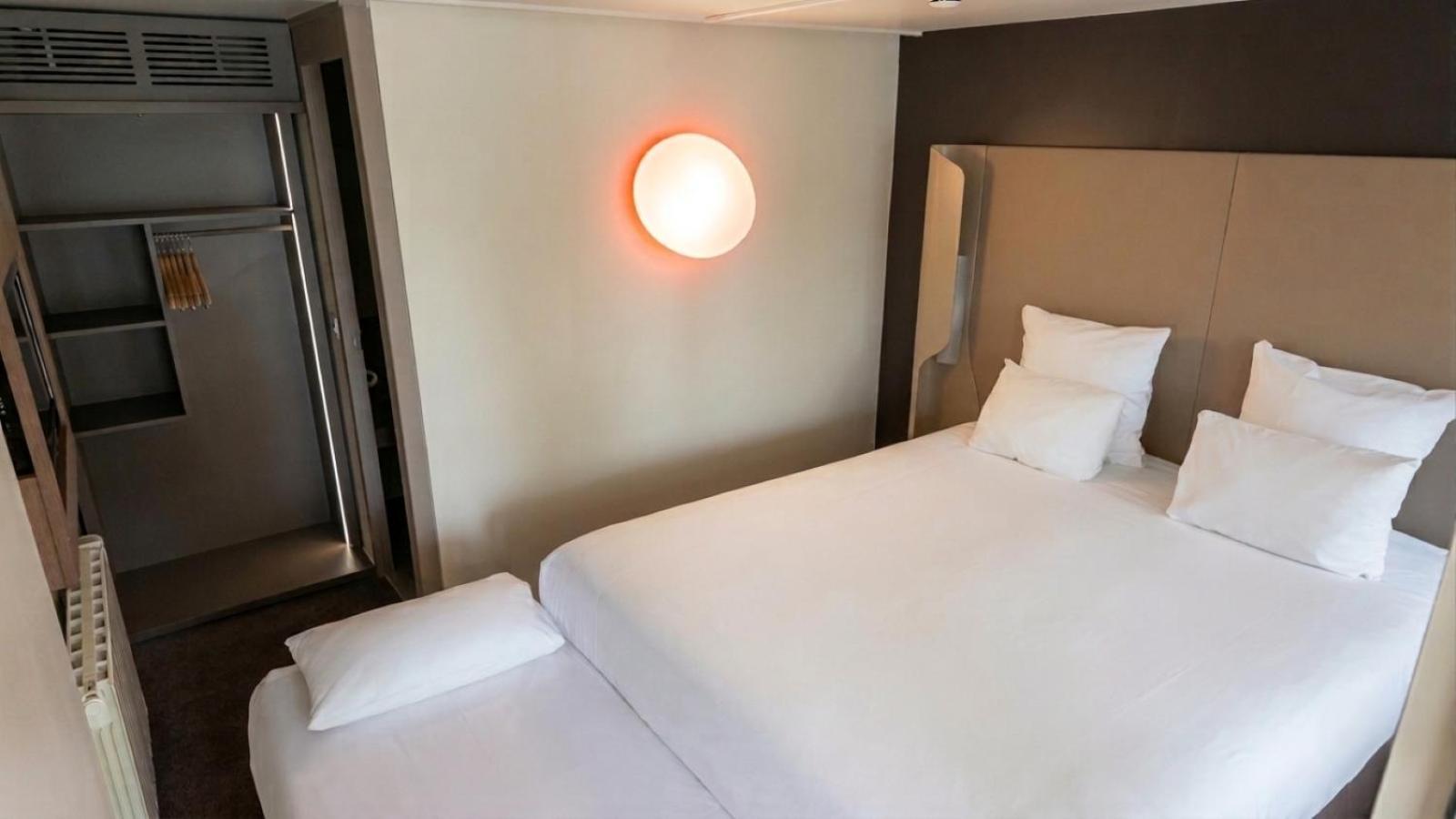 Standard Double Room One Single Bed Up to Ten Years