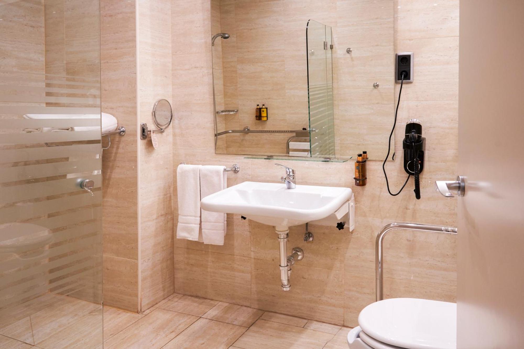 Double or Twin Room Disabled Access