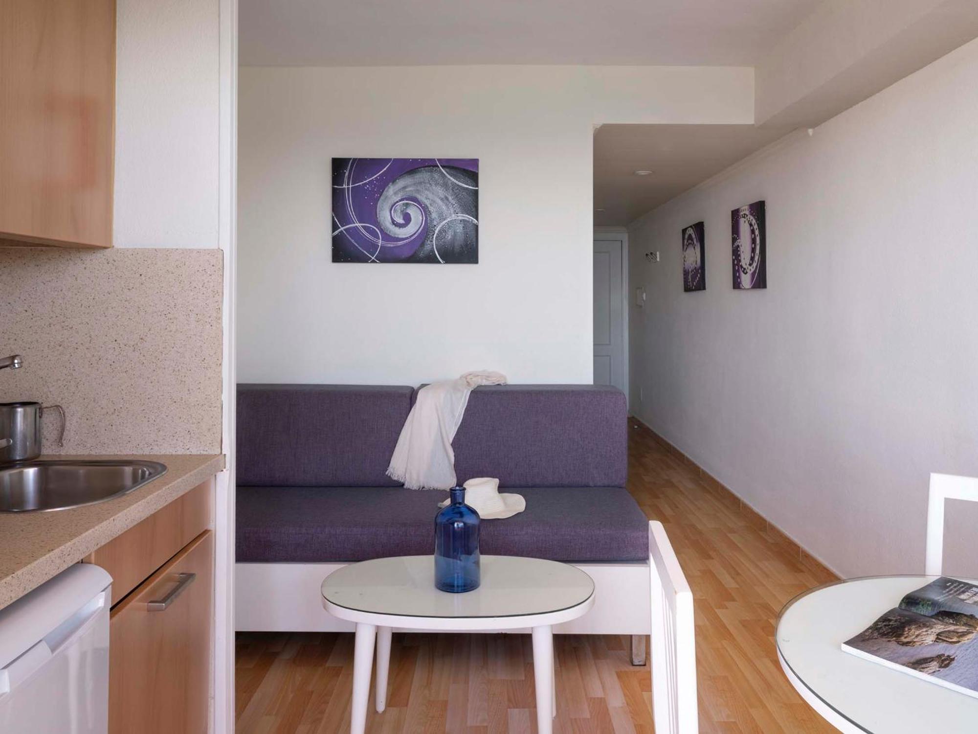 One-Bedroom Apartment Sea View