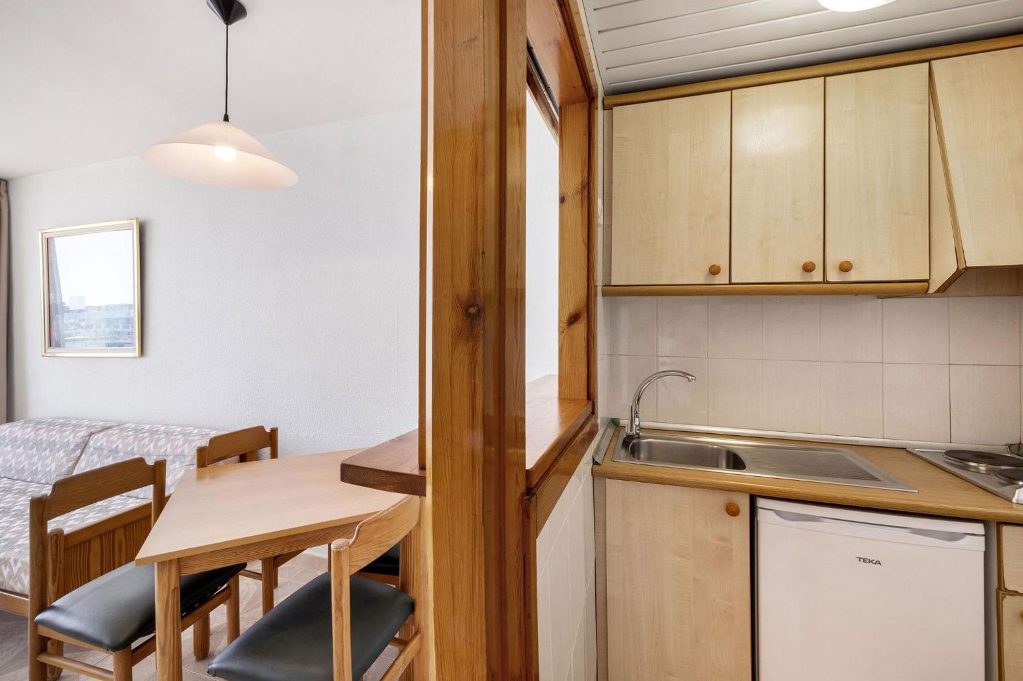 One-Bedroom Apartment Sea View