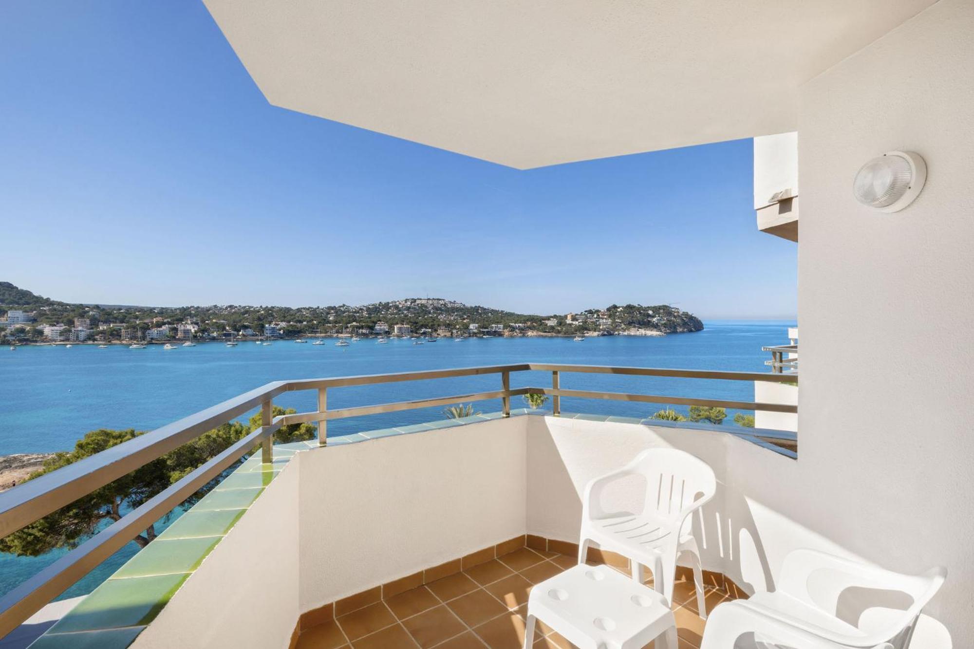 One-Bedroom Apartment Sea View