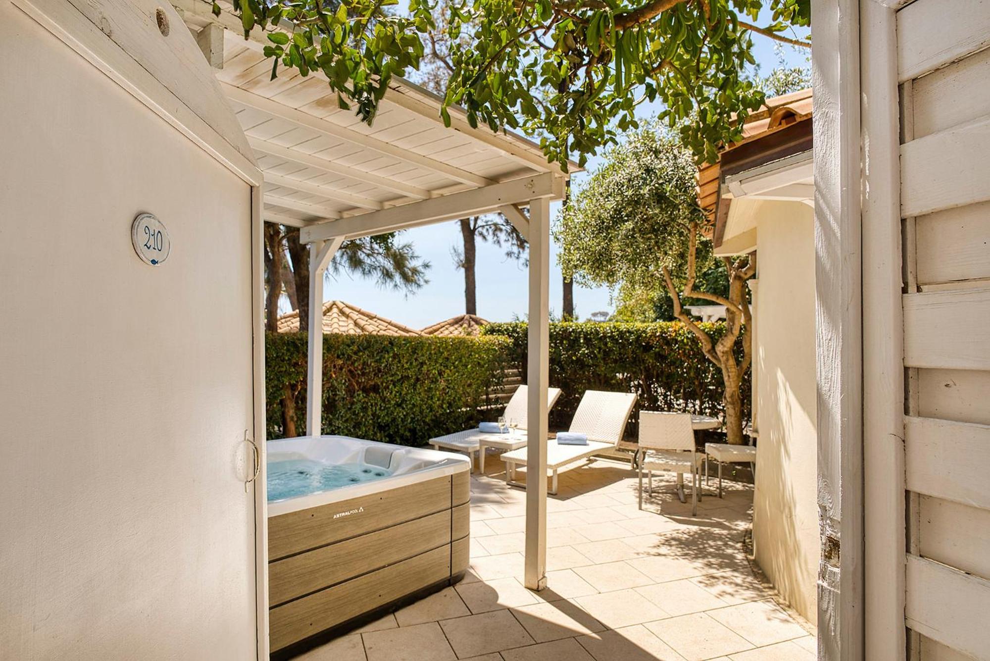 Superior Double Room Hot Tub