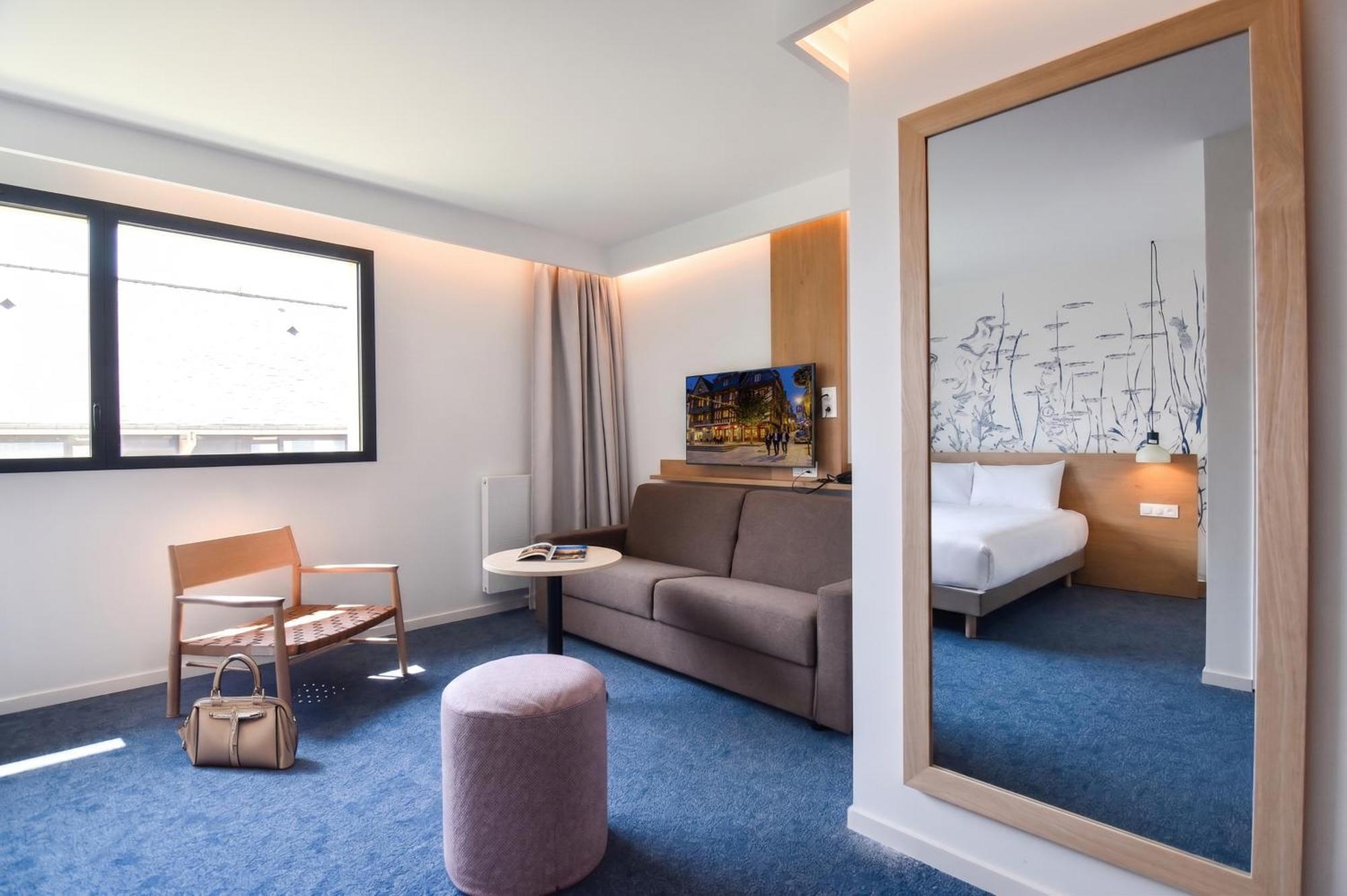 Superior Privilege Room 1 Queen Bed 1 Sofa Bed