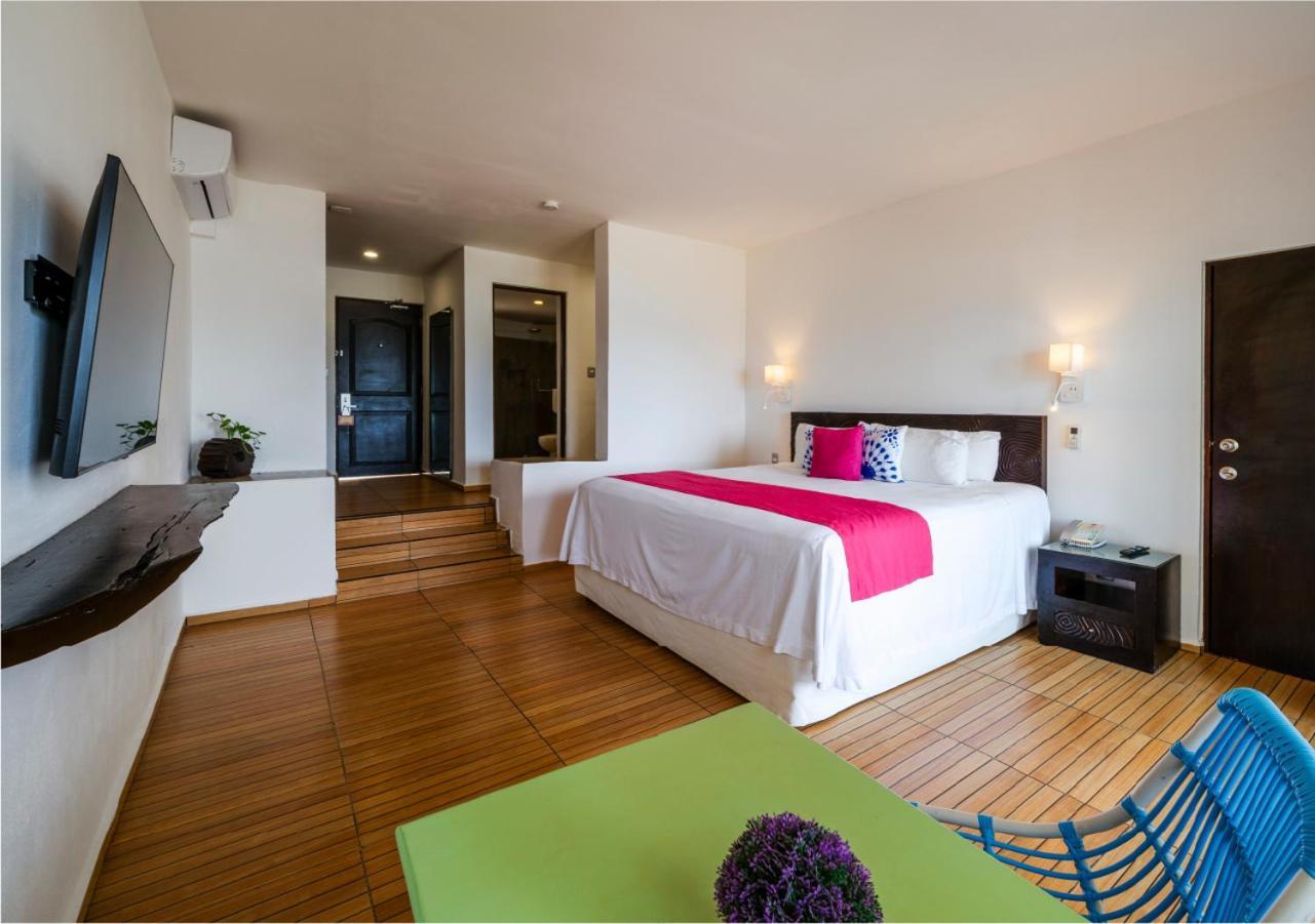 Deluxe Villa Ocean Front Up to 2 Kids
