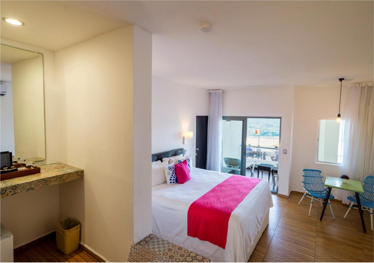 Deluxe Villa Ocean Front Up to 2 Kids