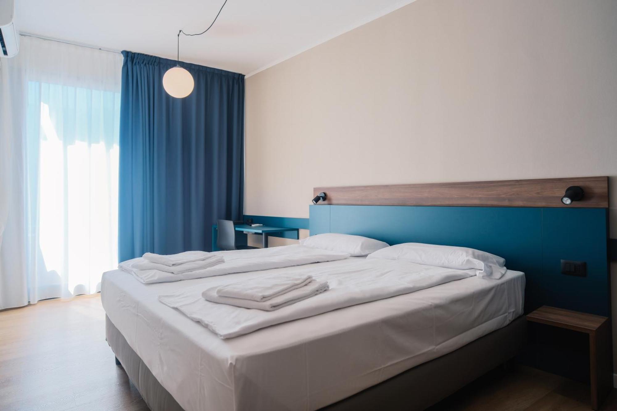 Double Room Lake View