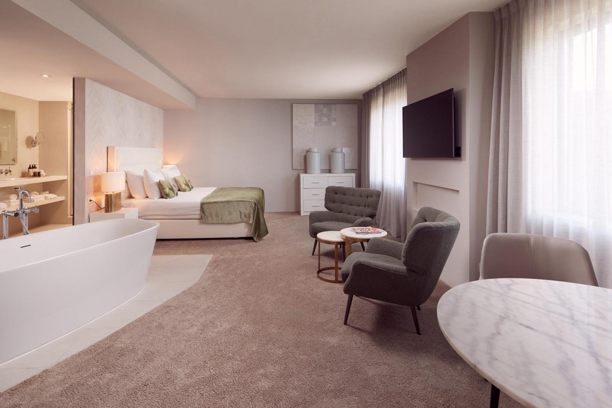 Amethyst Quartz Suite