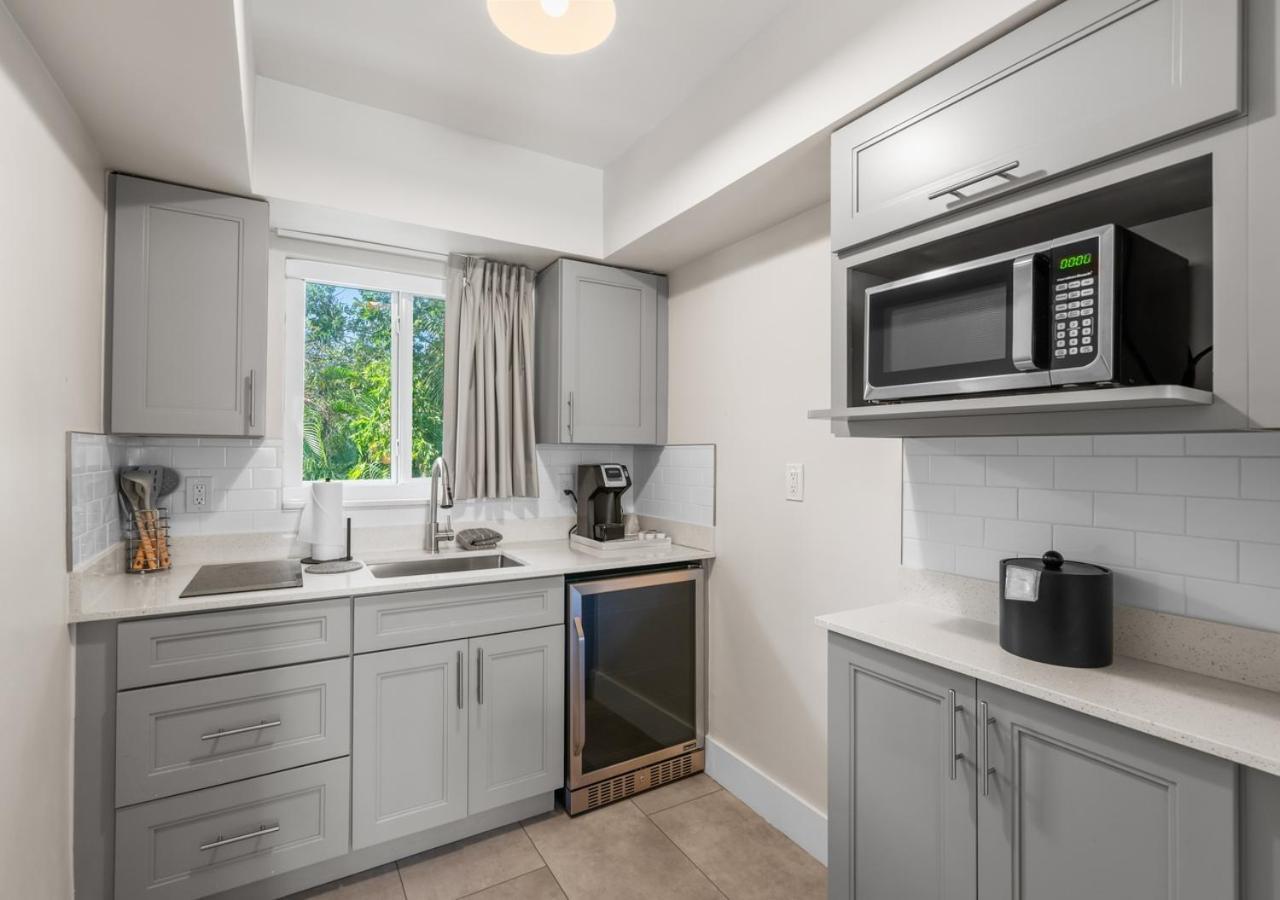 Premium King Kitchenette