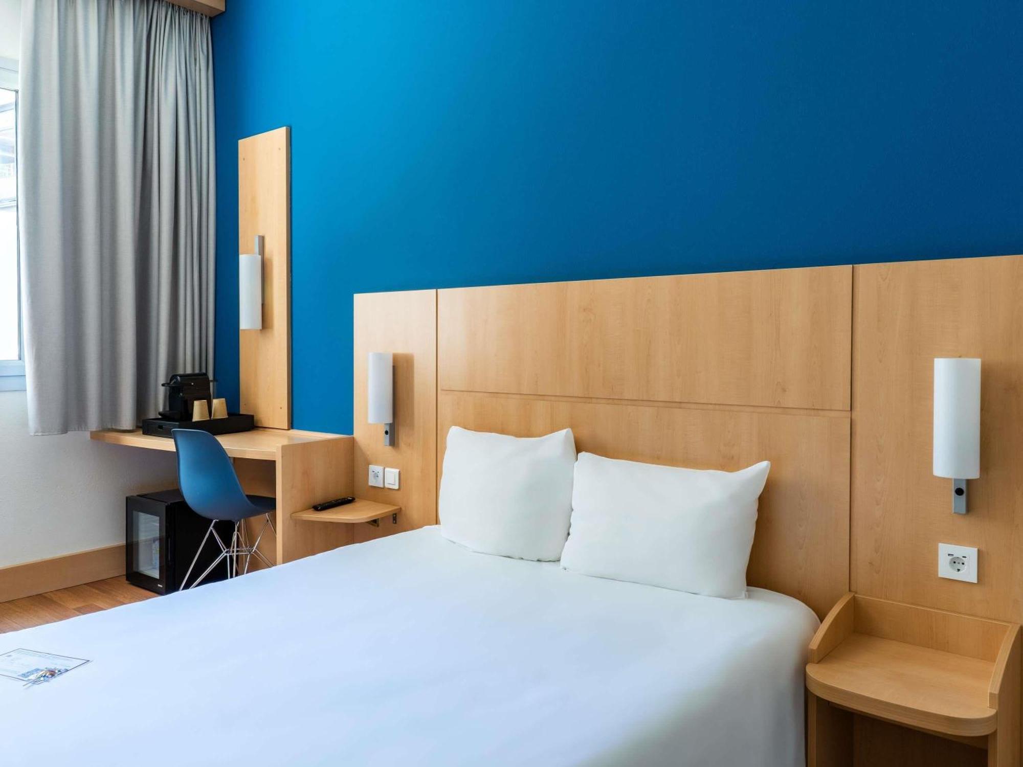 Standard Double Room Mobility Accessible