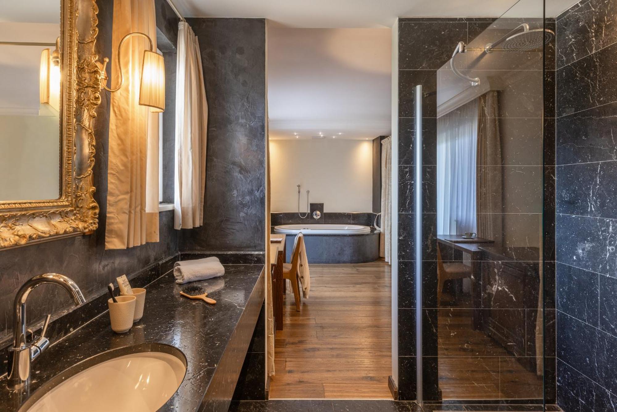 Suite Hot Tub