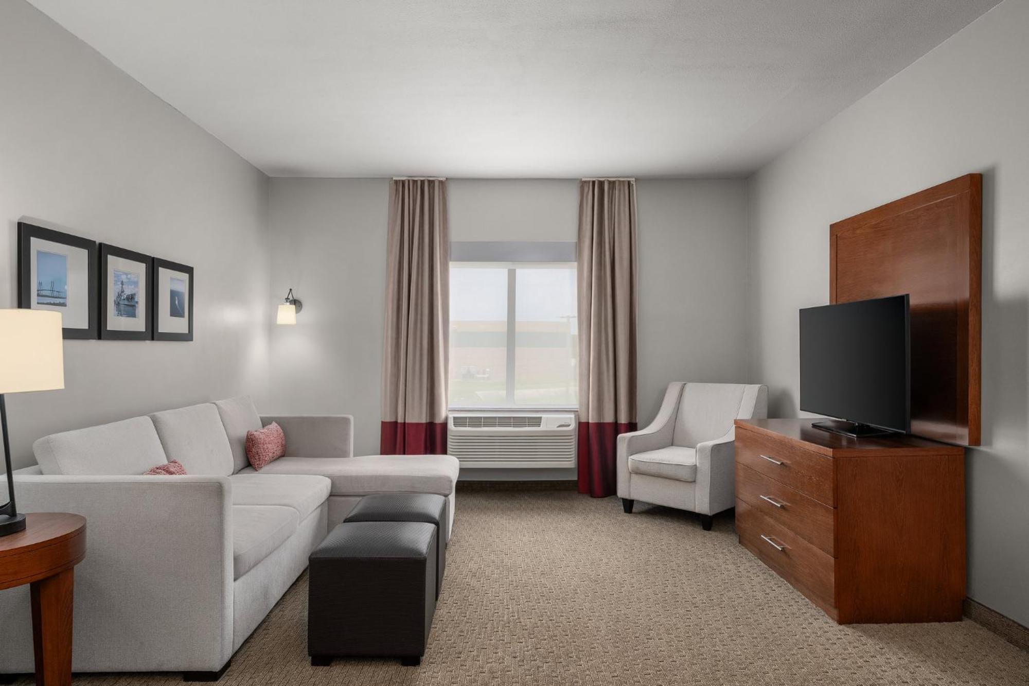 Two-Bedroom Suite One King Bed One Queen Bed