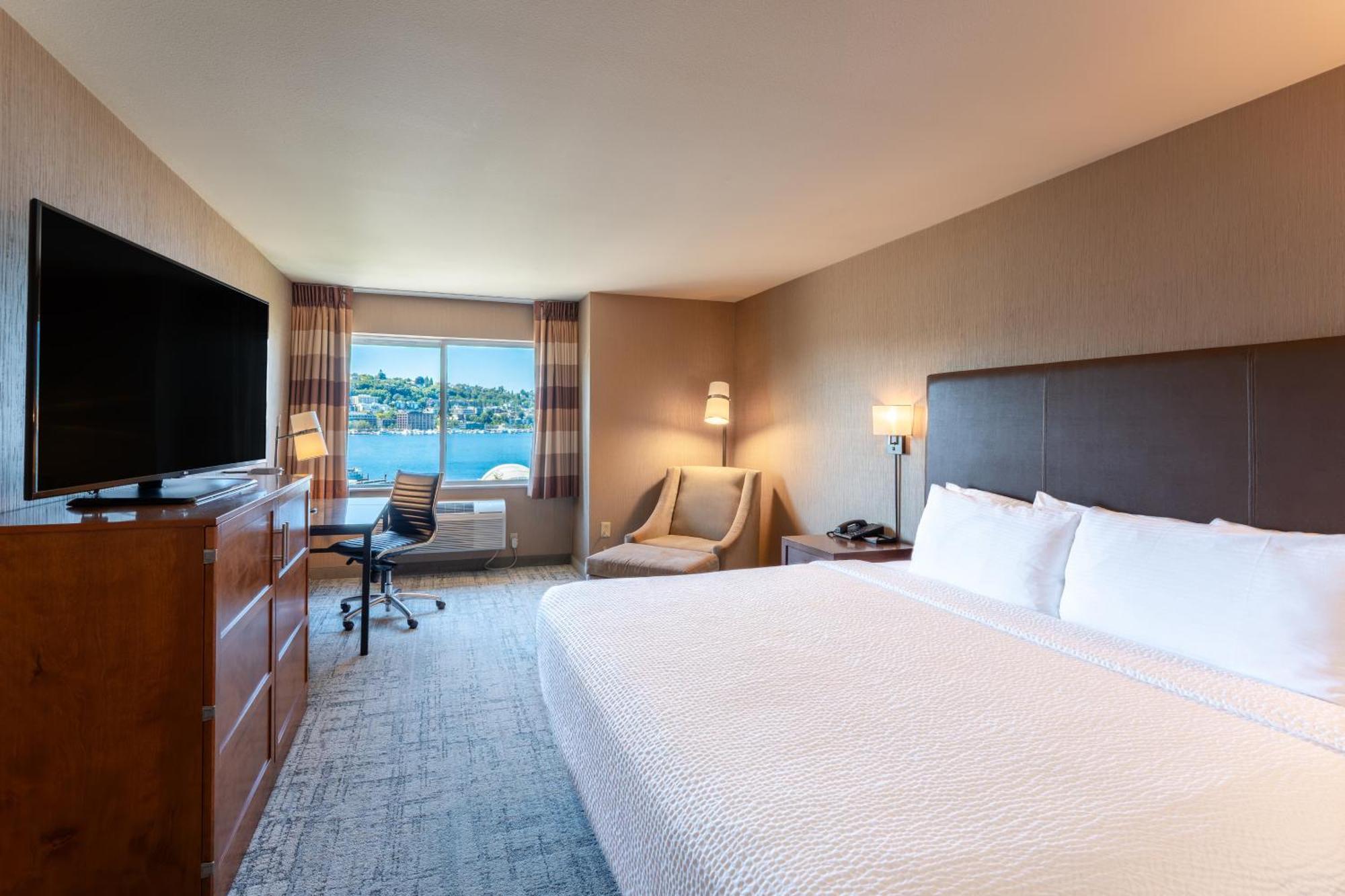 King Room Lake View