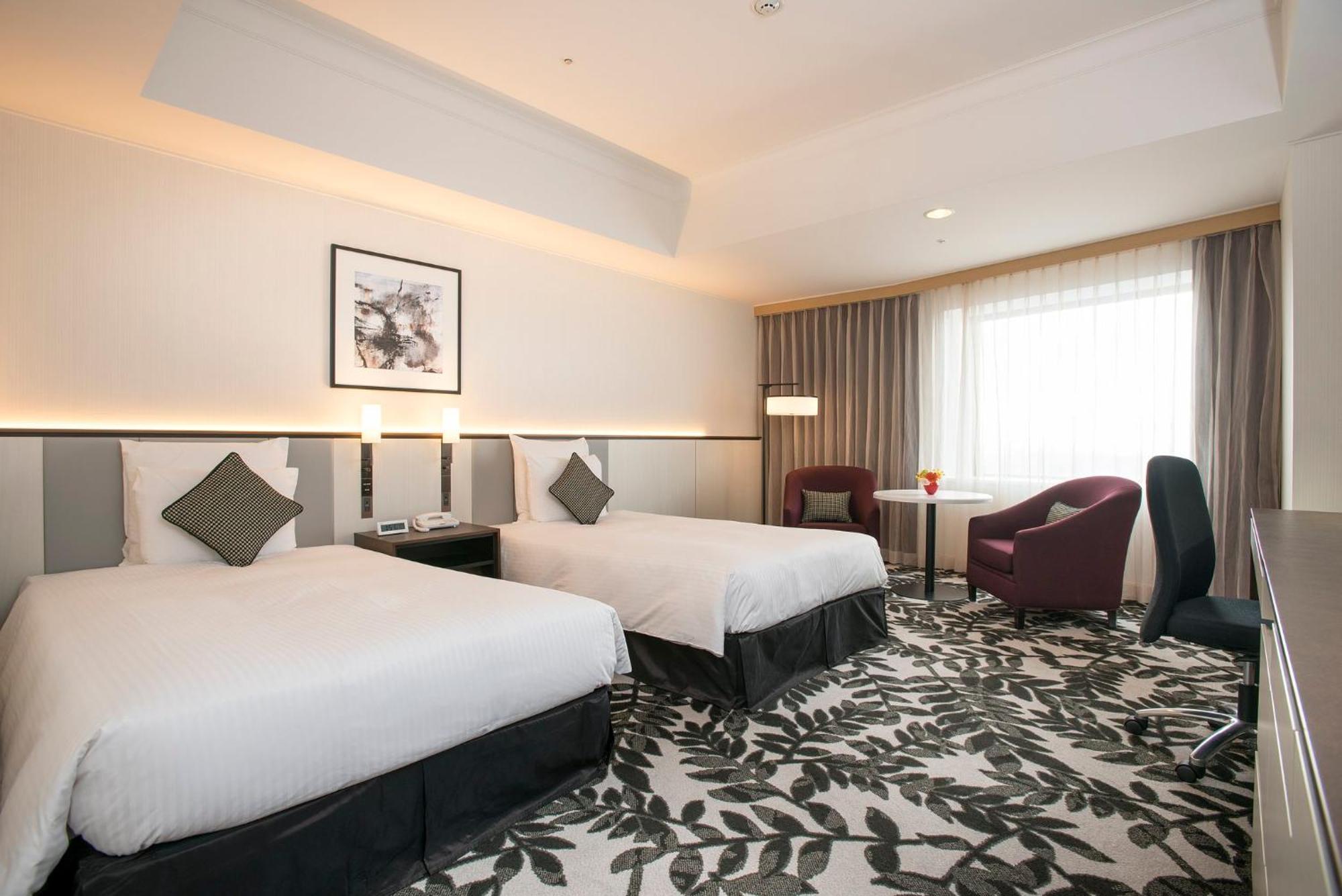 Premium Twin Room City View Single Sofa Bed